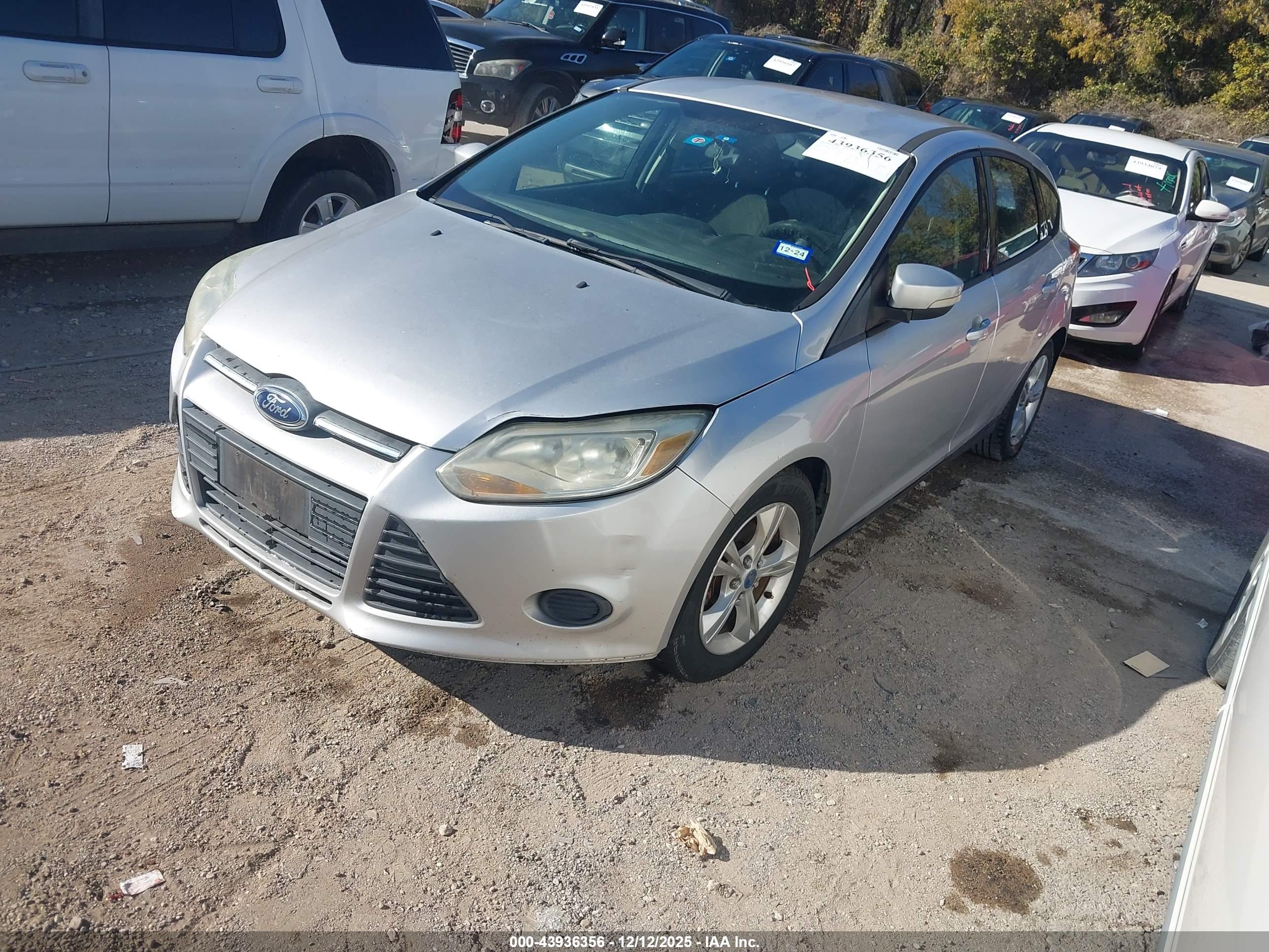 FORD FOCUS image 2