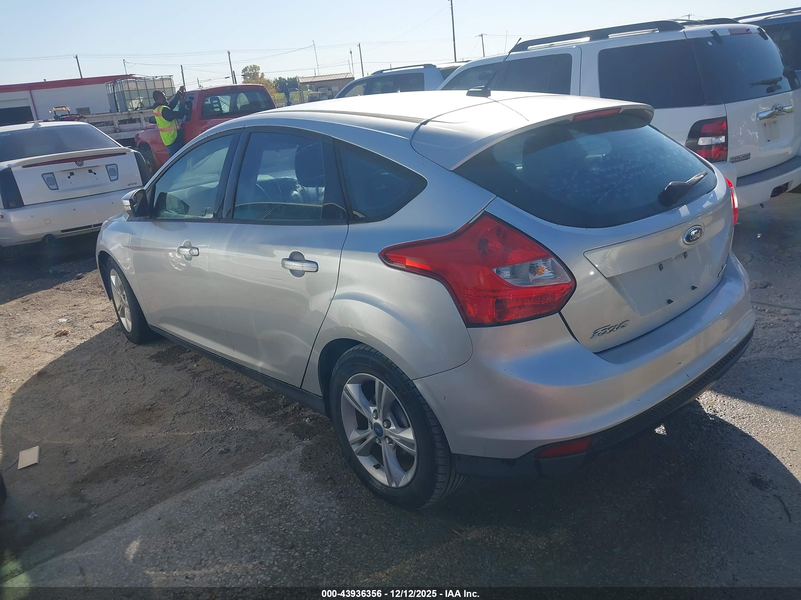 FORD FOCUS image 3