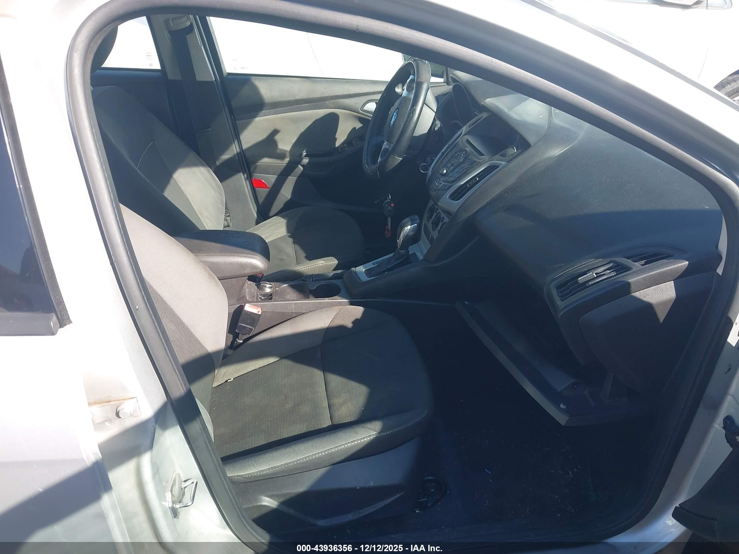 FORD FOCUS image 5