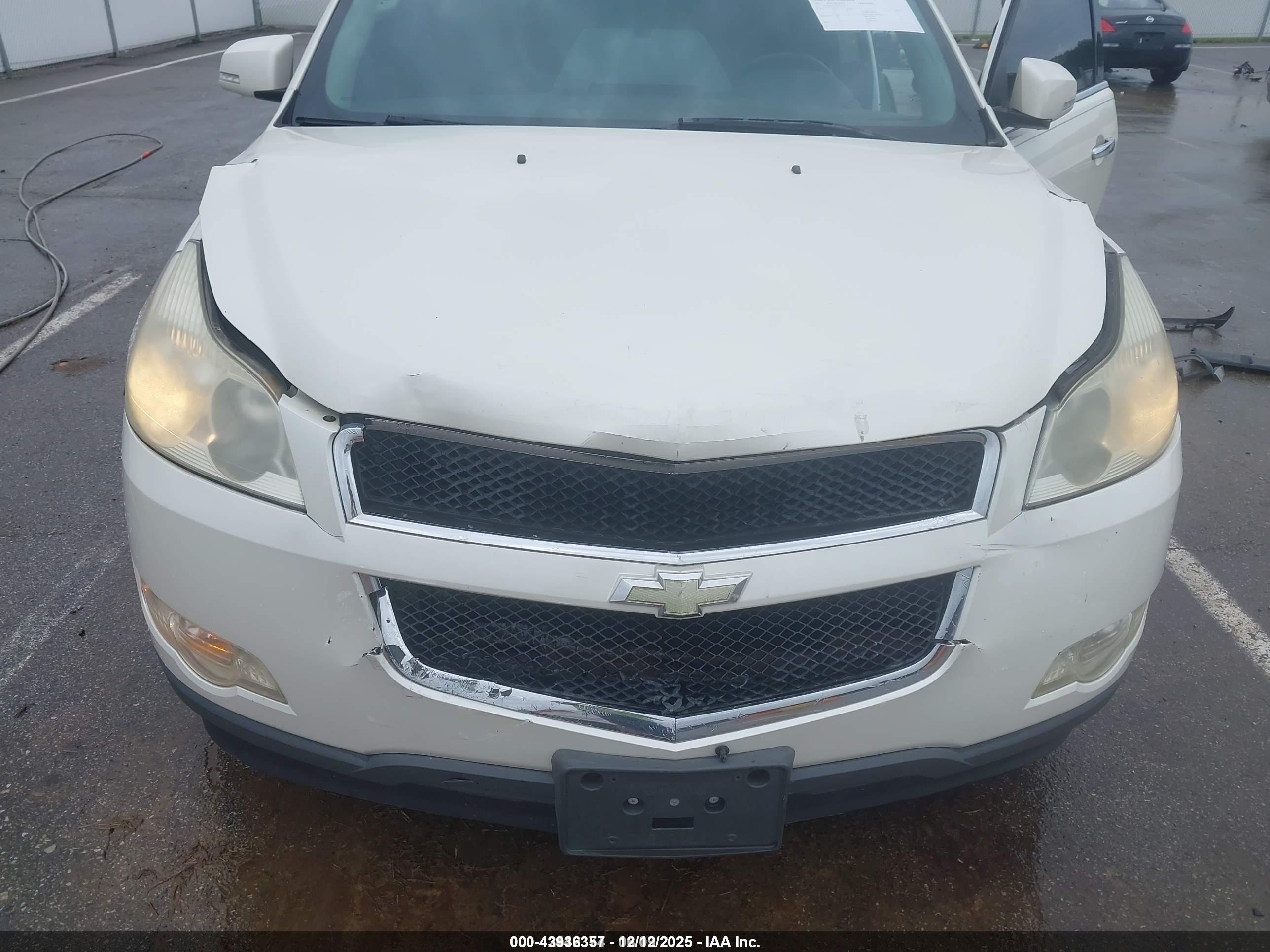 CHEVROLET TRAVERSE image 6
