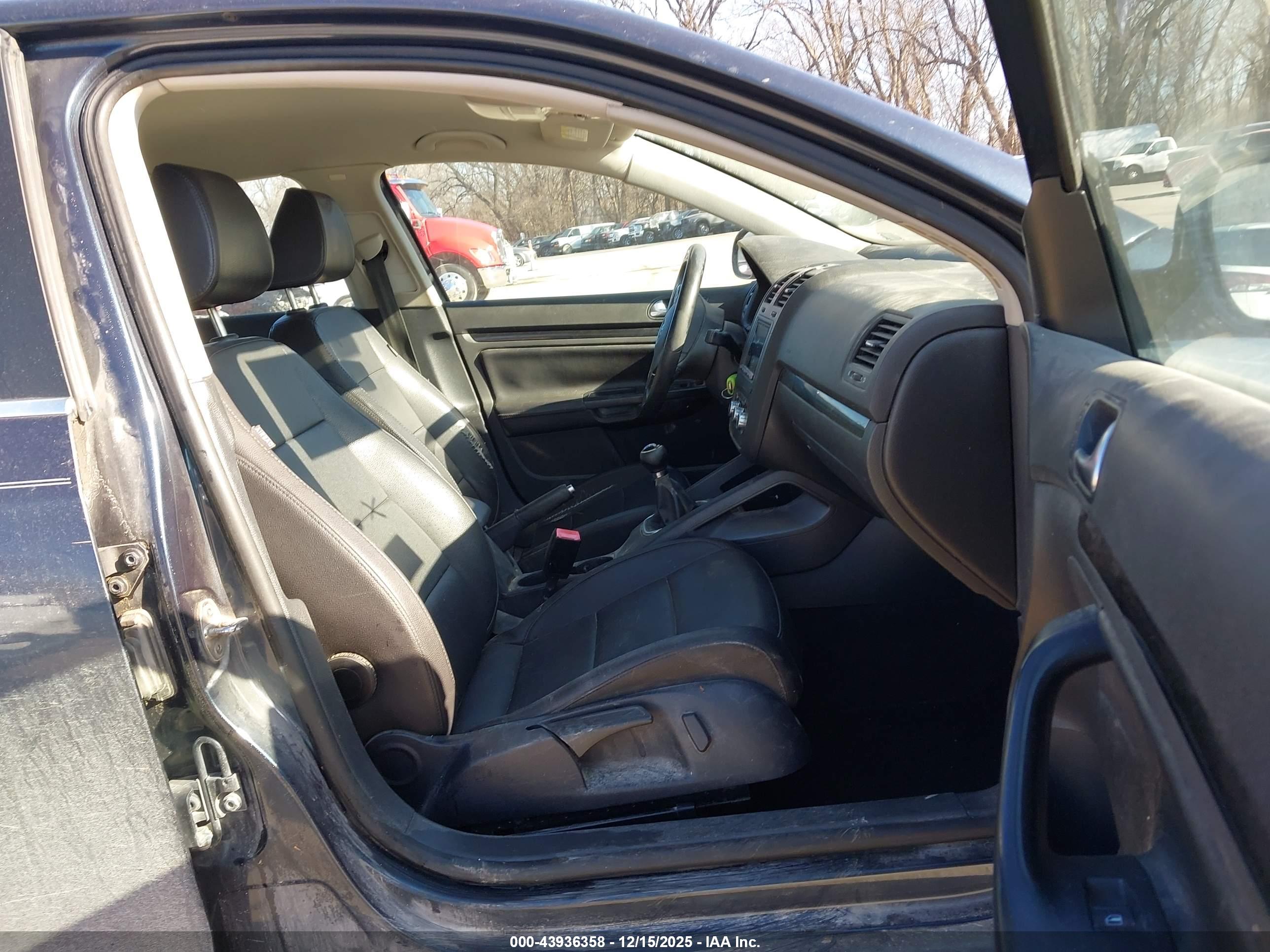 VOLKSWAGEN JETTA image 5