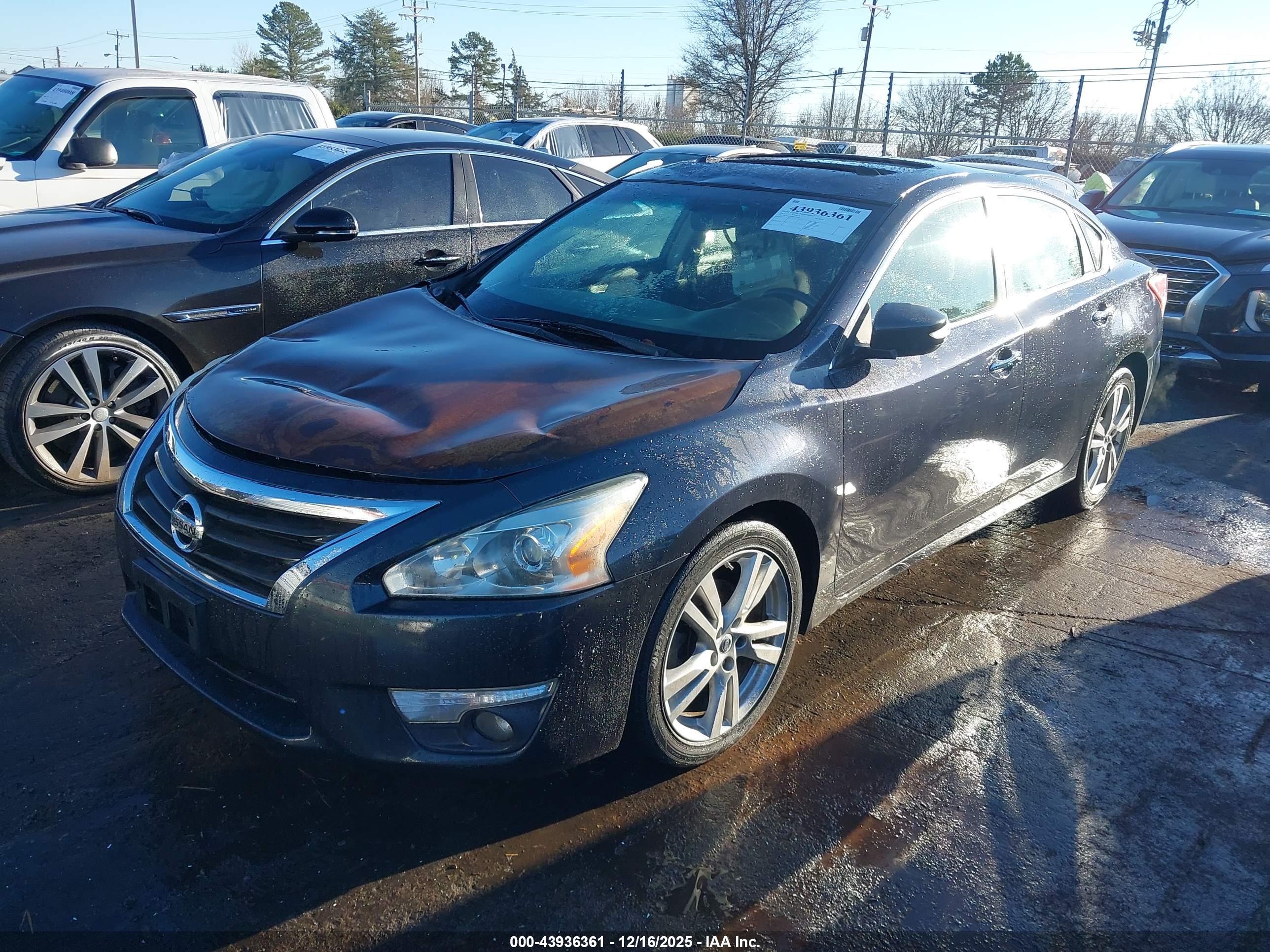 NISSAN ALTIMA image 2