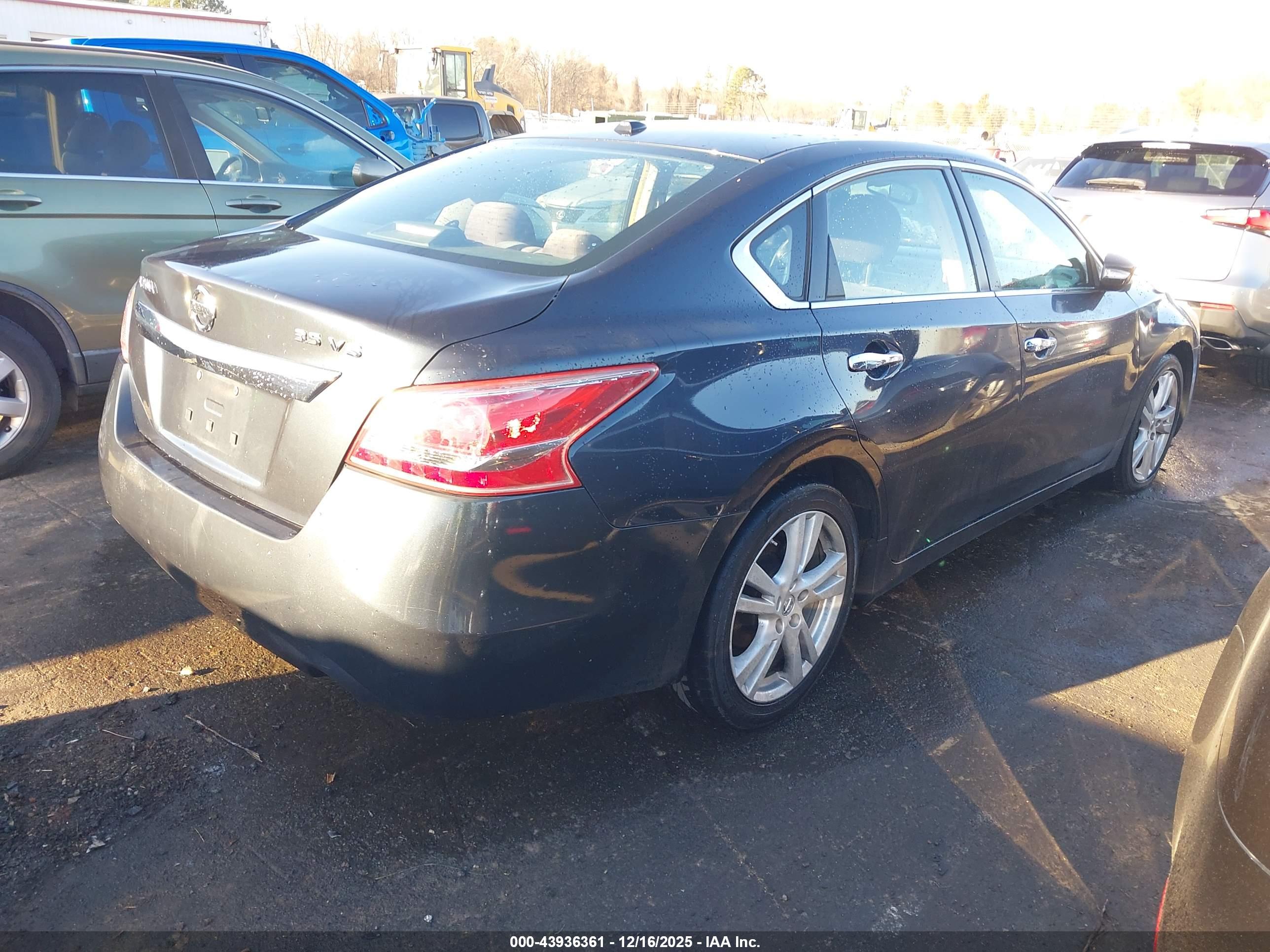 NISSAN ALTIMA image 4