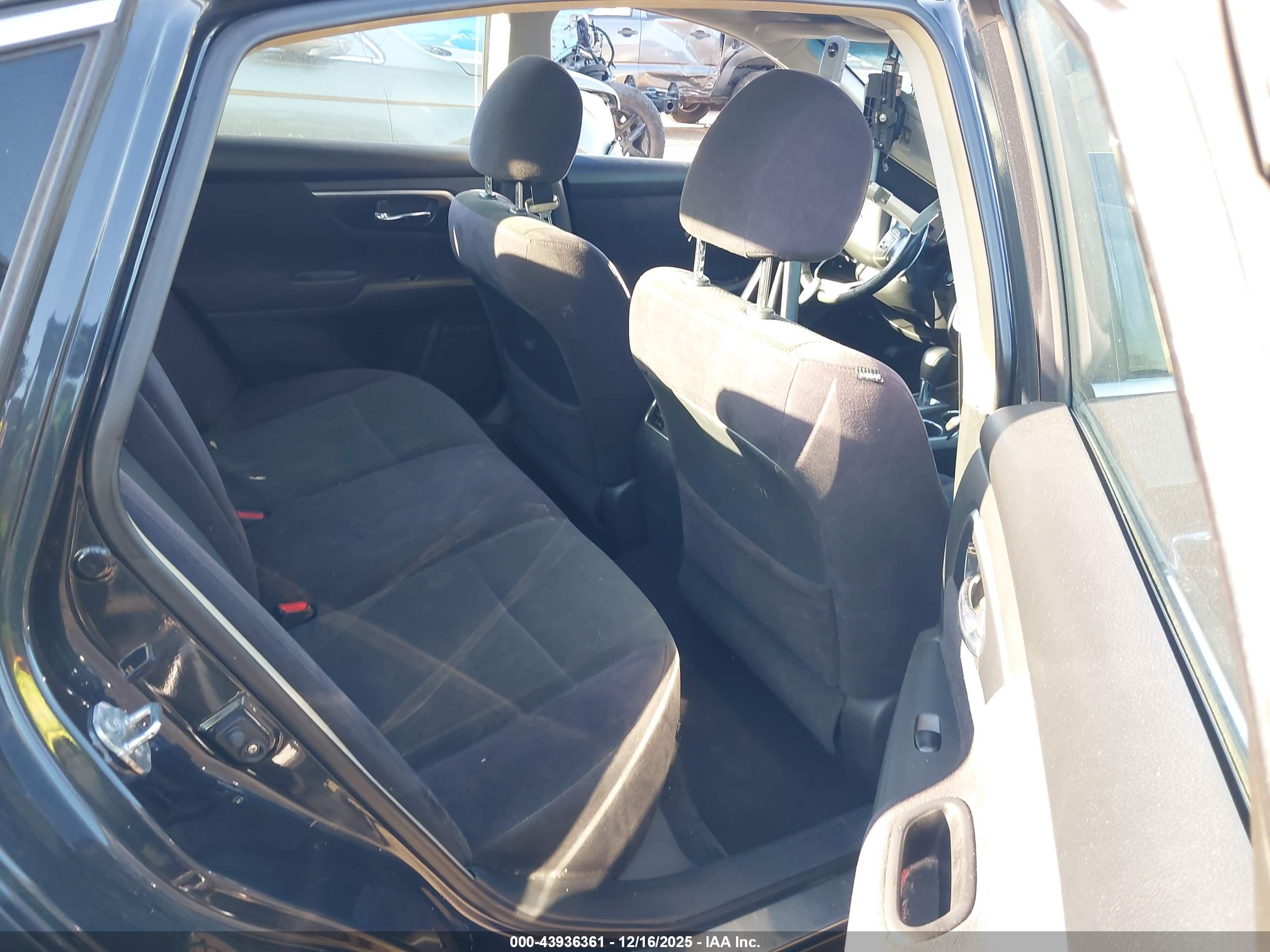 NISSAN ALTIMA image 8