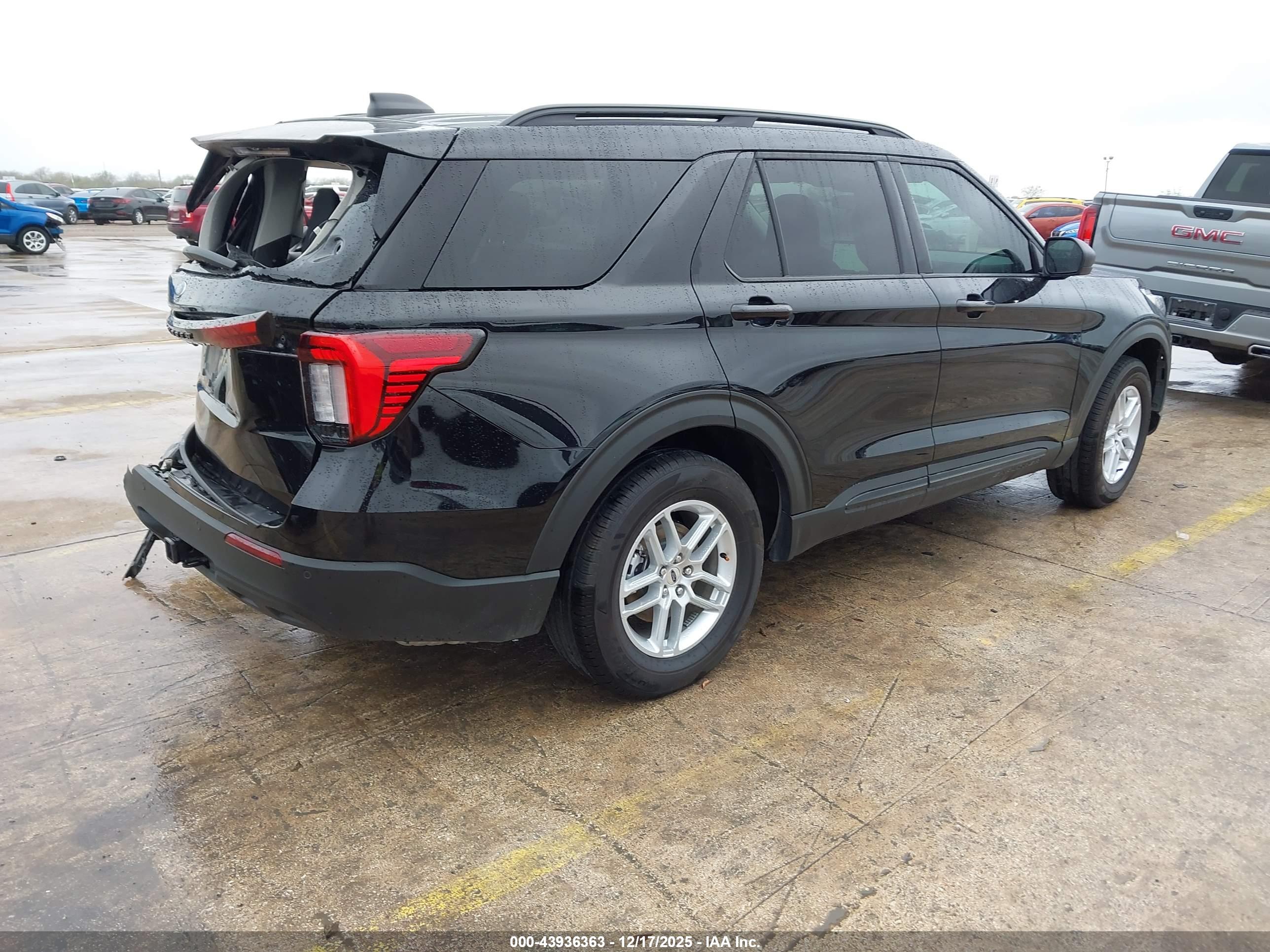 FORD EXPLORER image 4