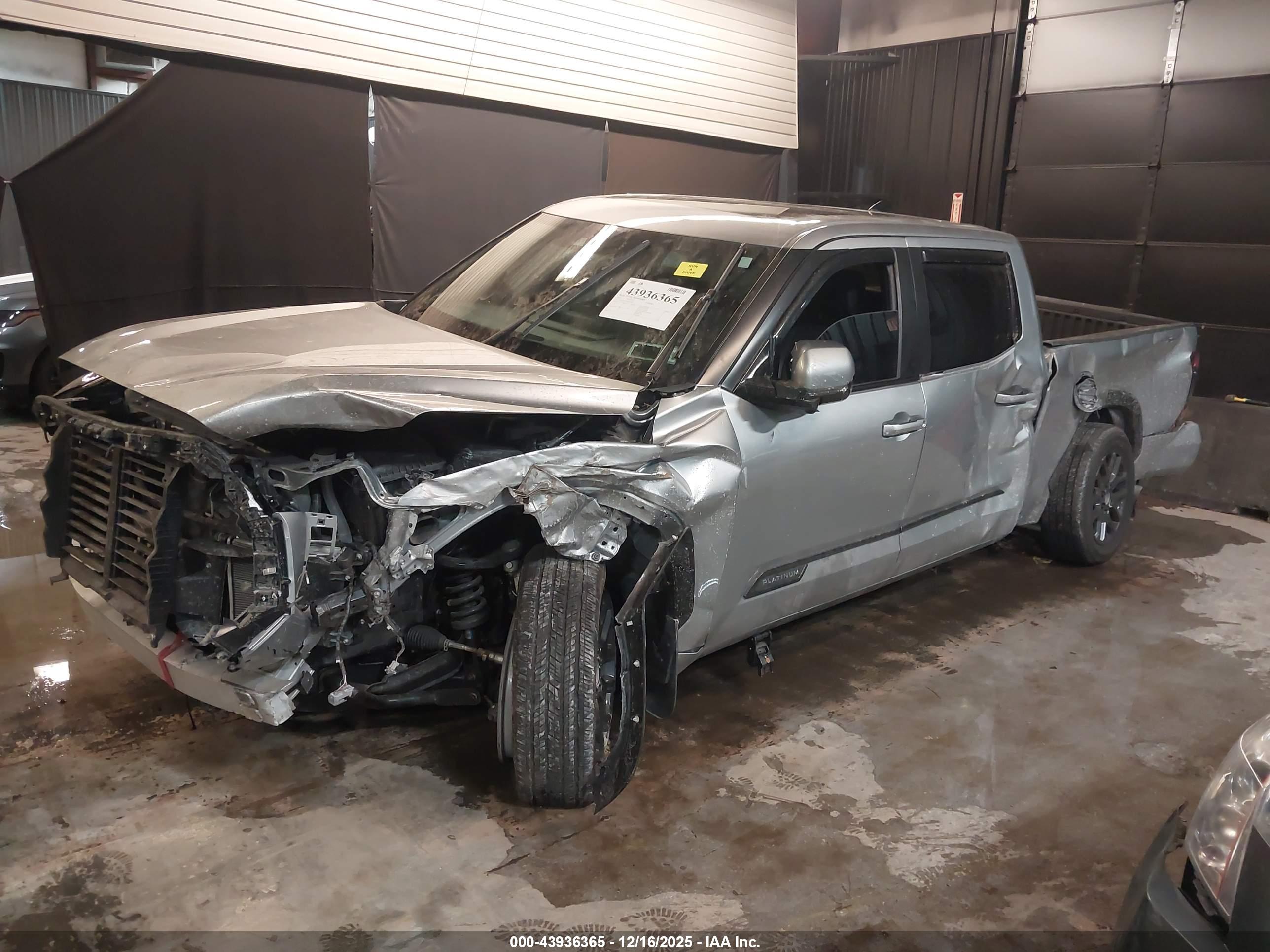 TOYOTA TUNDRA image 2