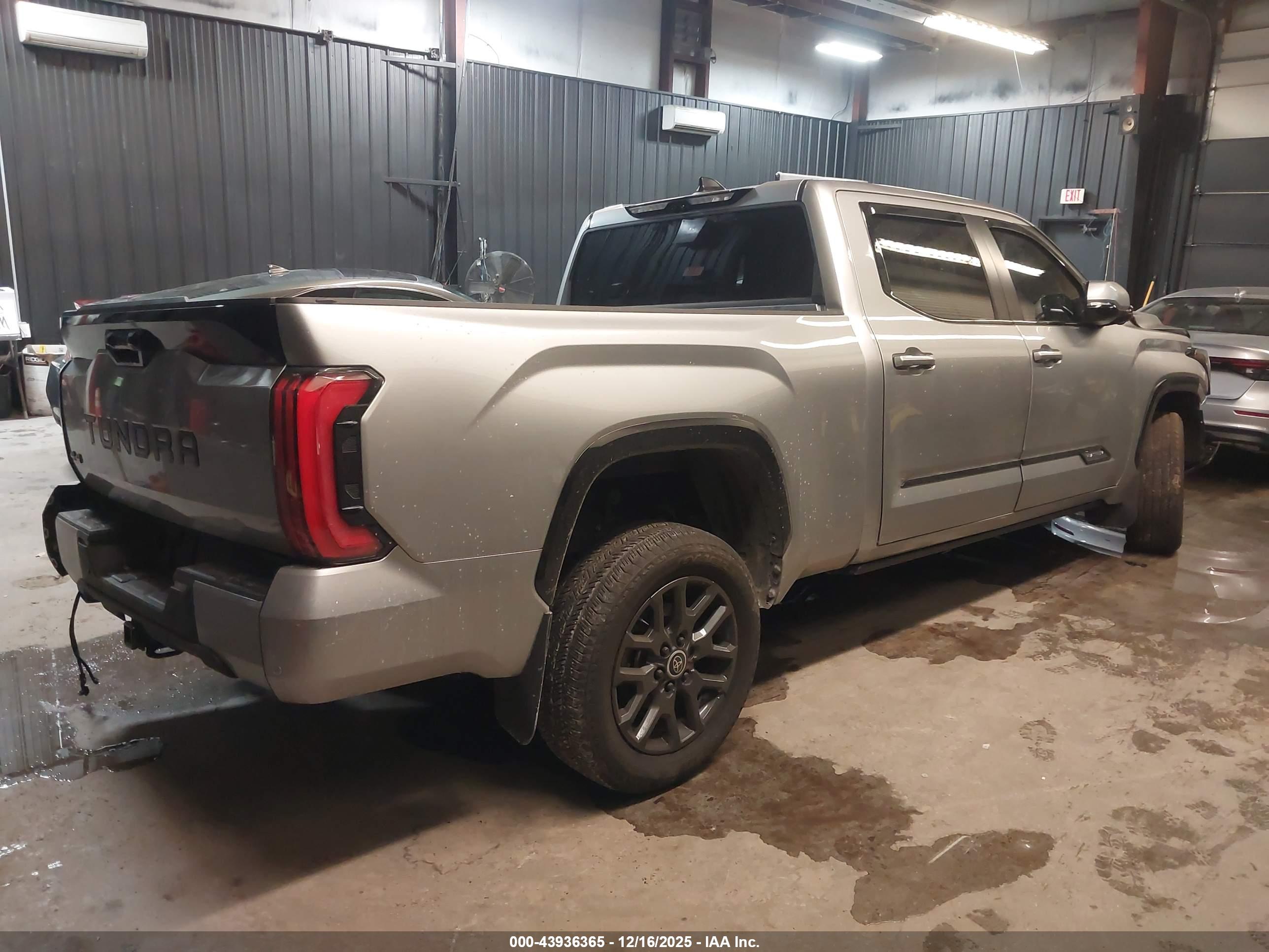 TOYOTA TUNDRA image 4