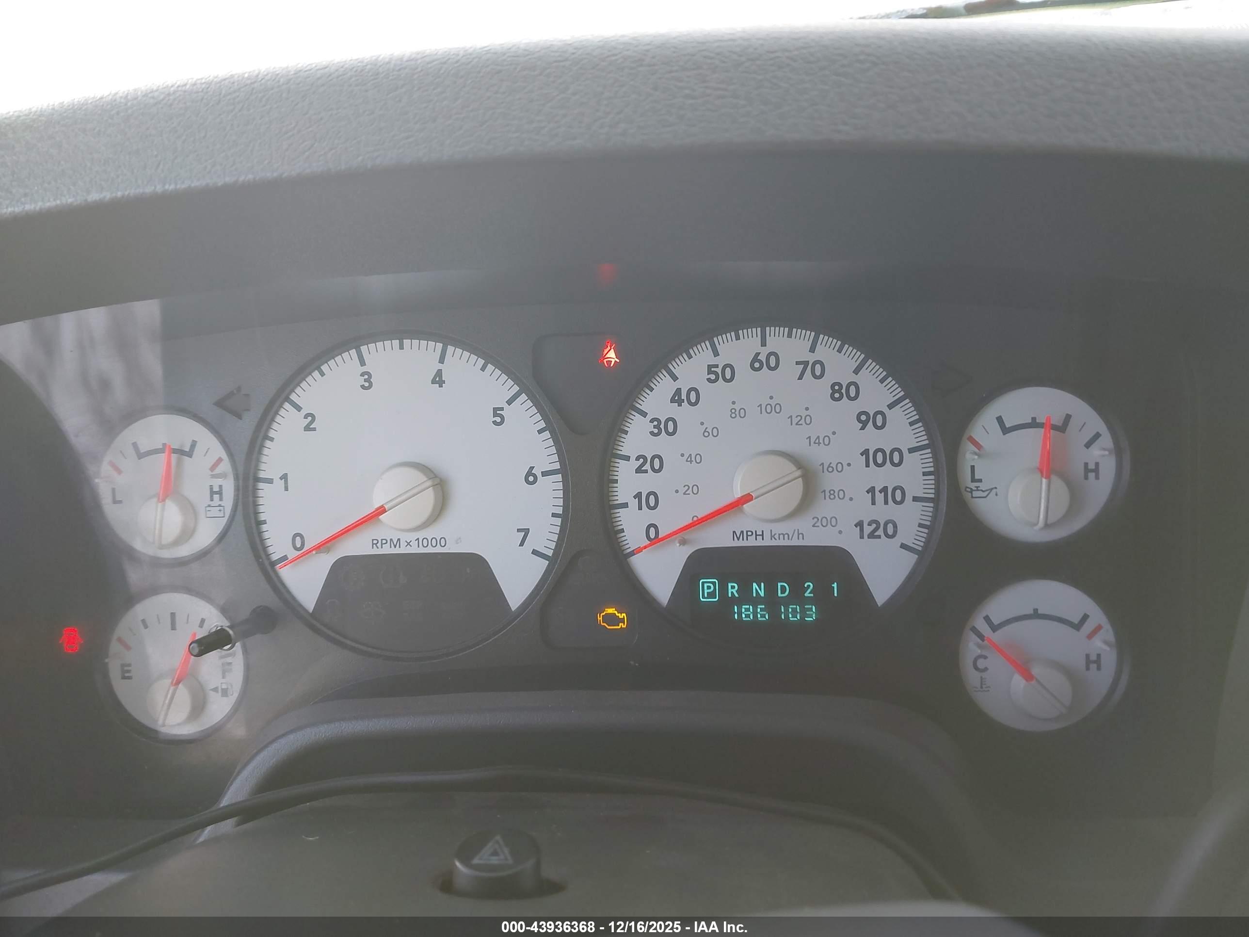 DODGE RAM image 7