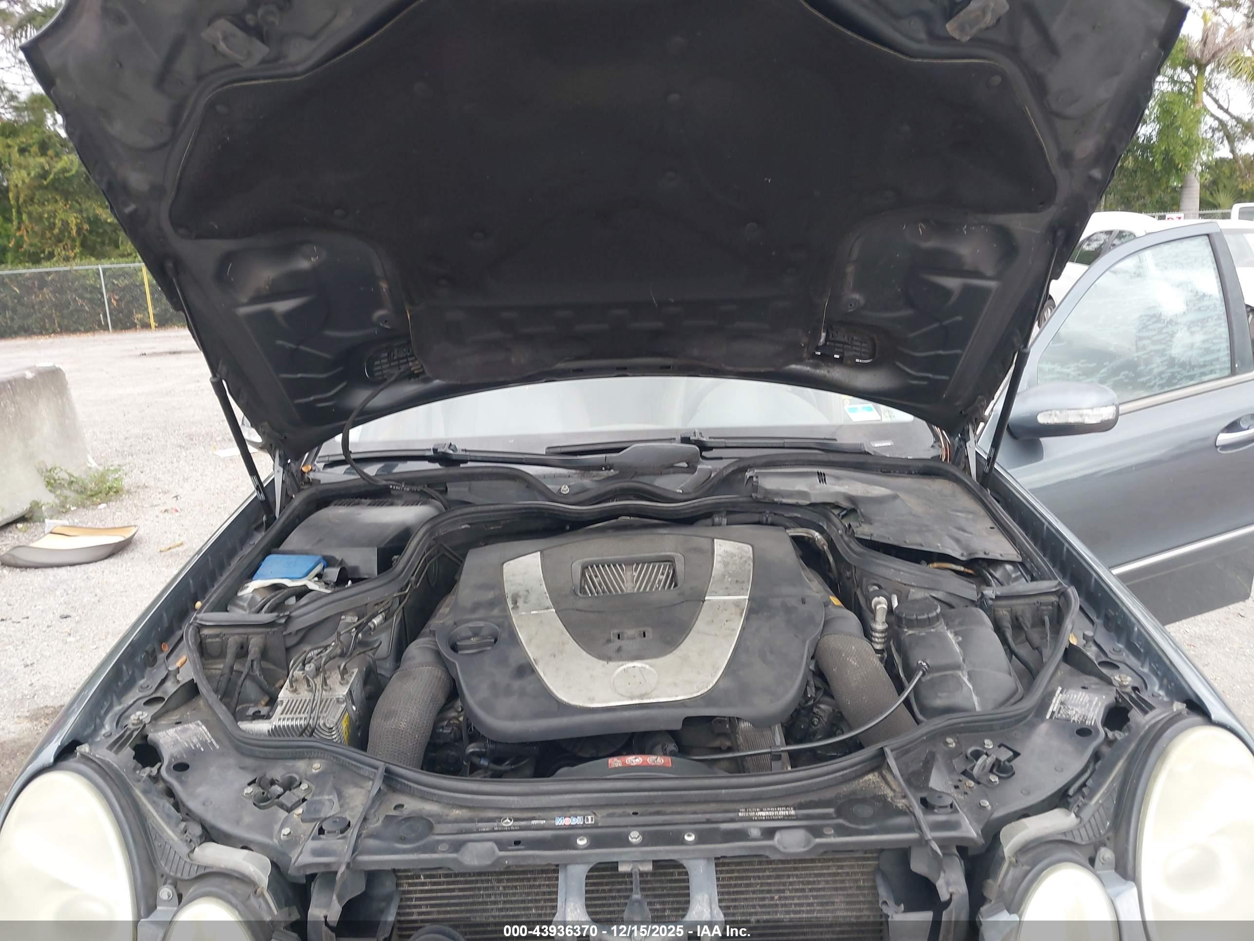 MERCEDES-BENZ E image 10
