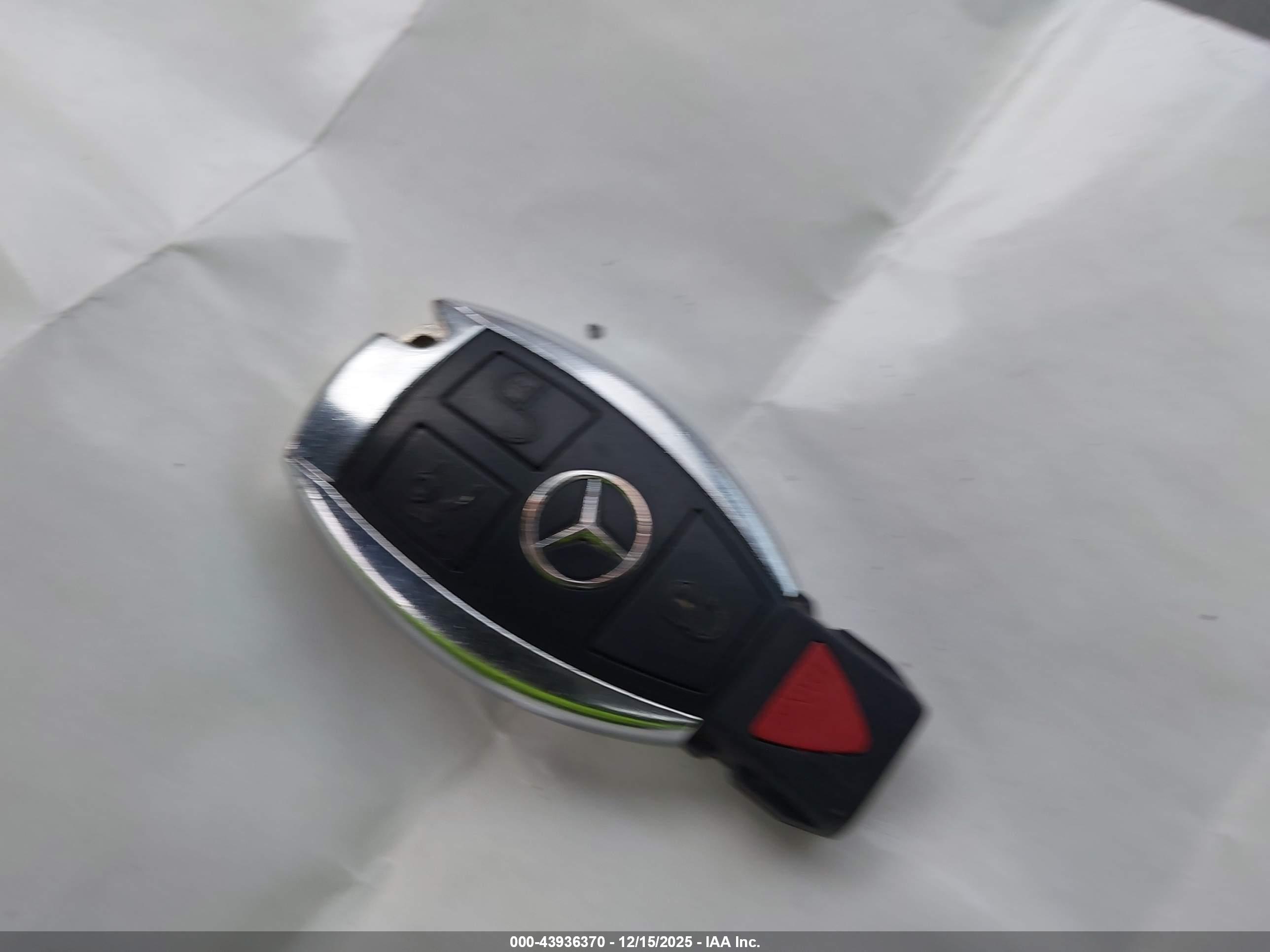 MERCEDES-BENZ E image 11