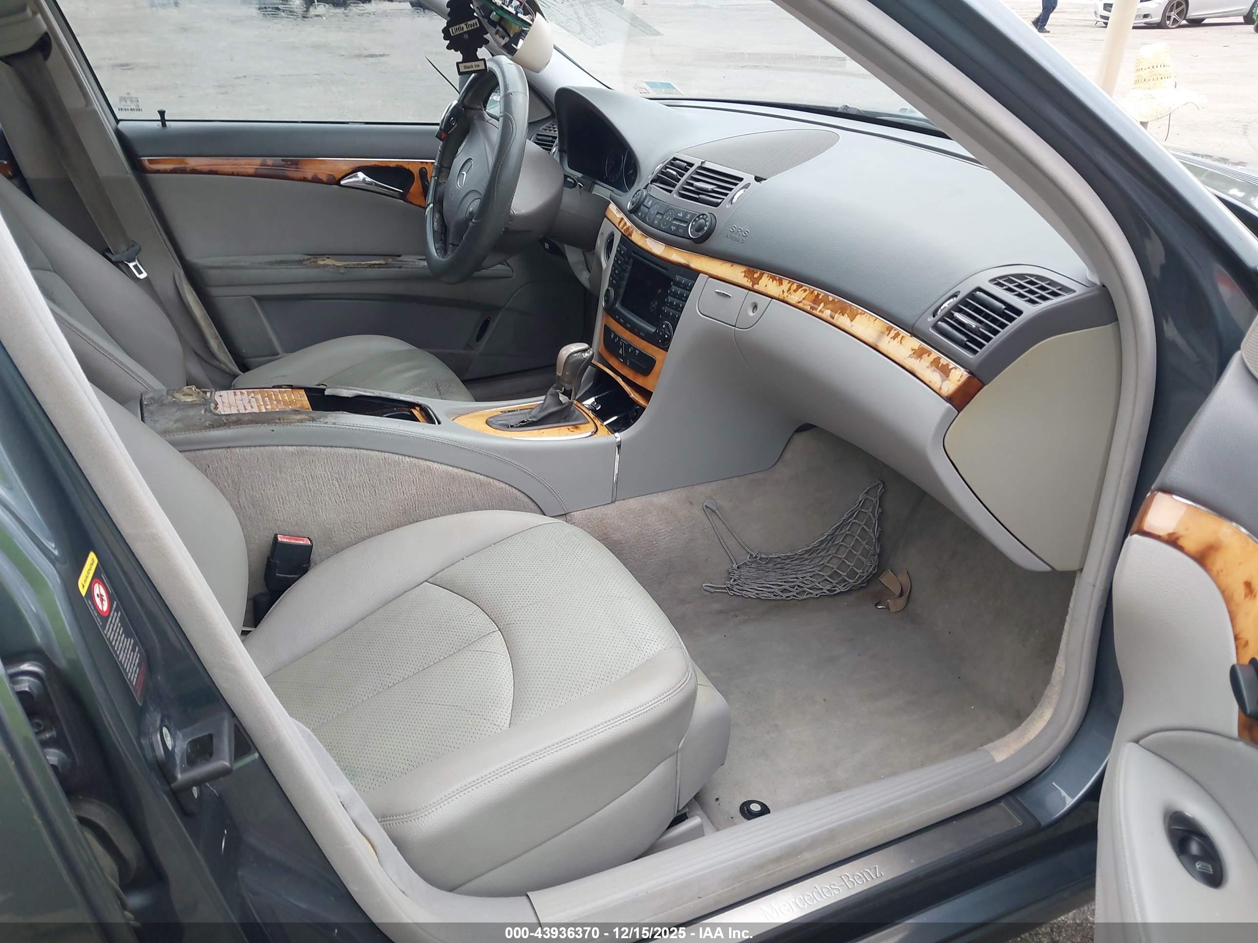 MERCEDES-BENZ E image 5
