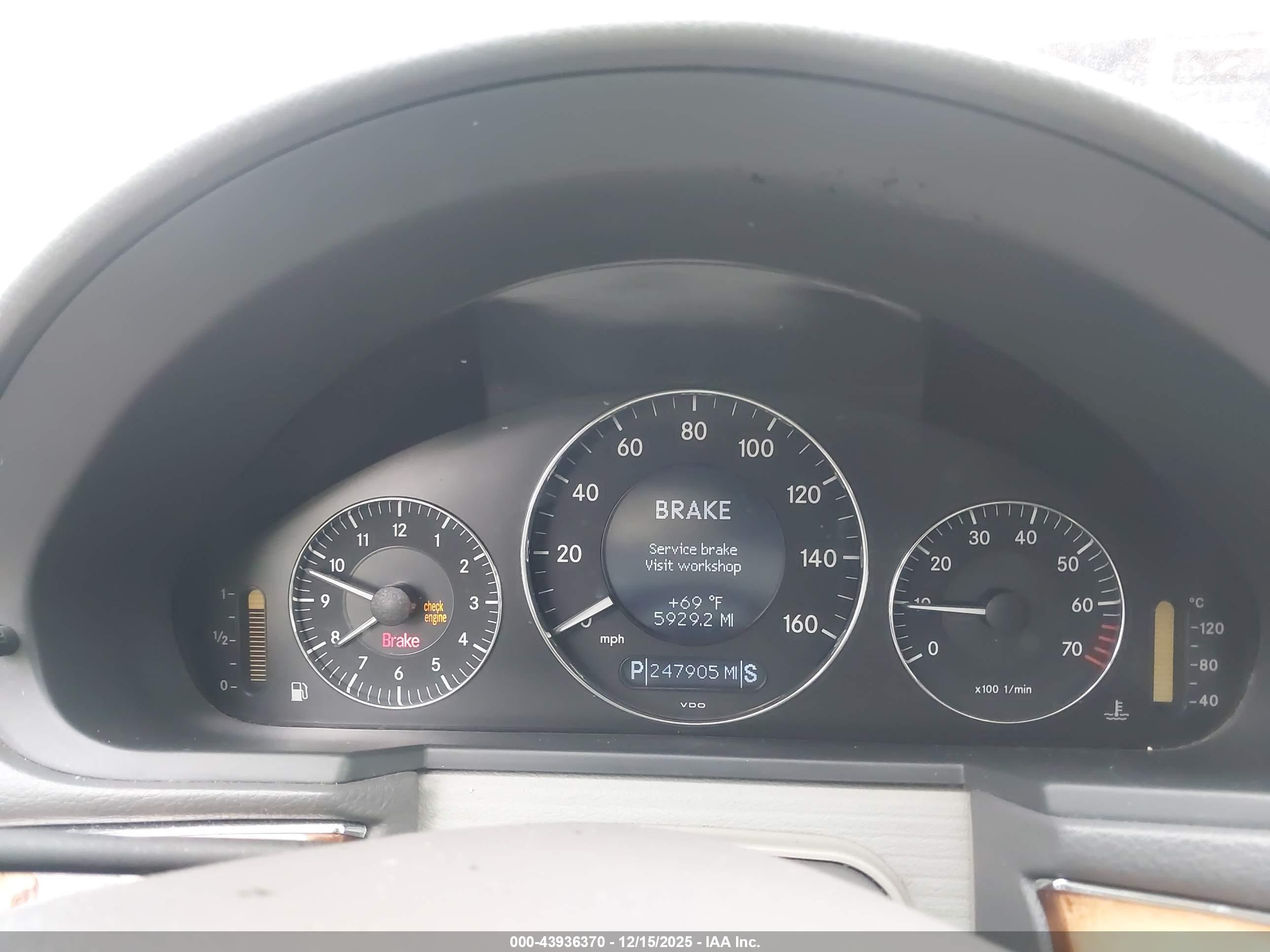 MERCEDES-BENZ E image 7