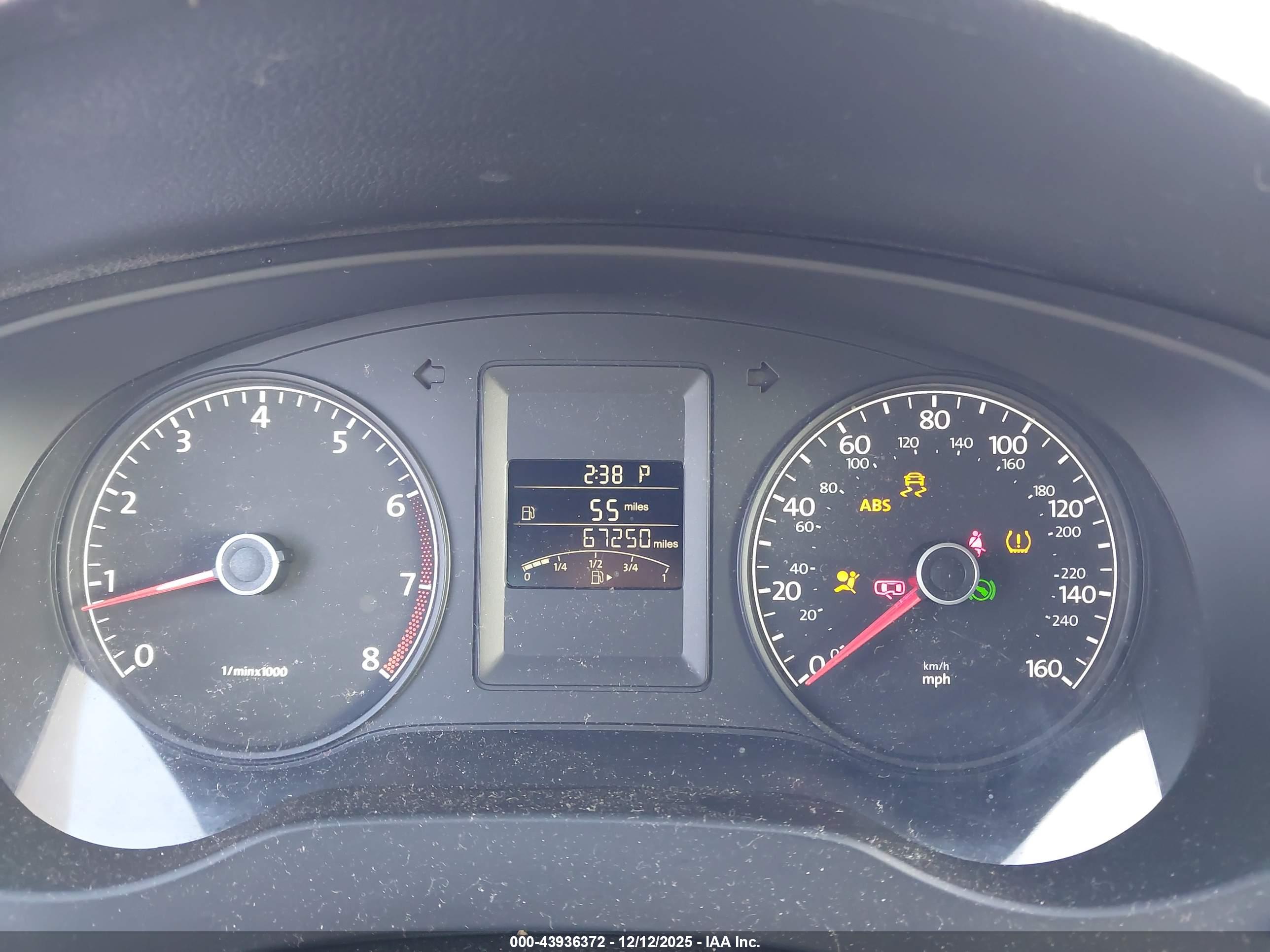 VOLKSWAGEN JETTA image 7