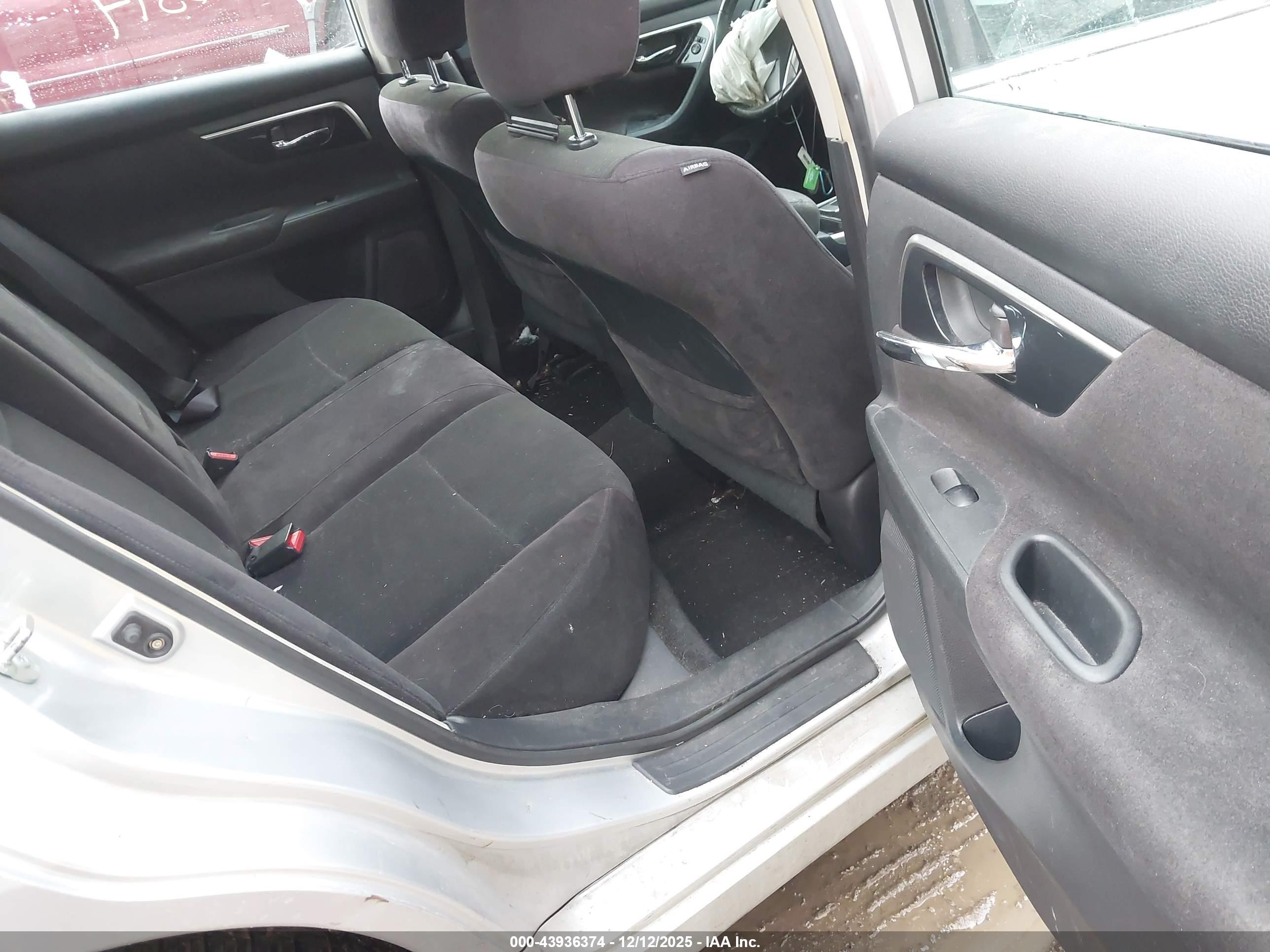 NISSAN ALTIMA image 8
