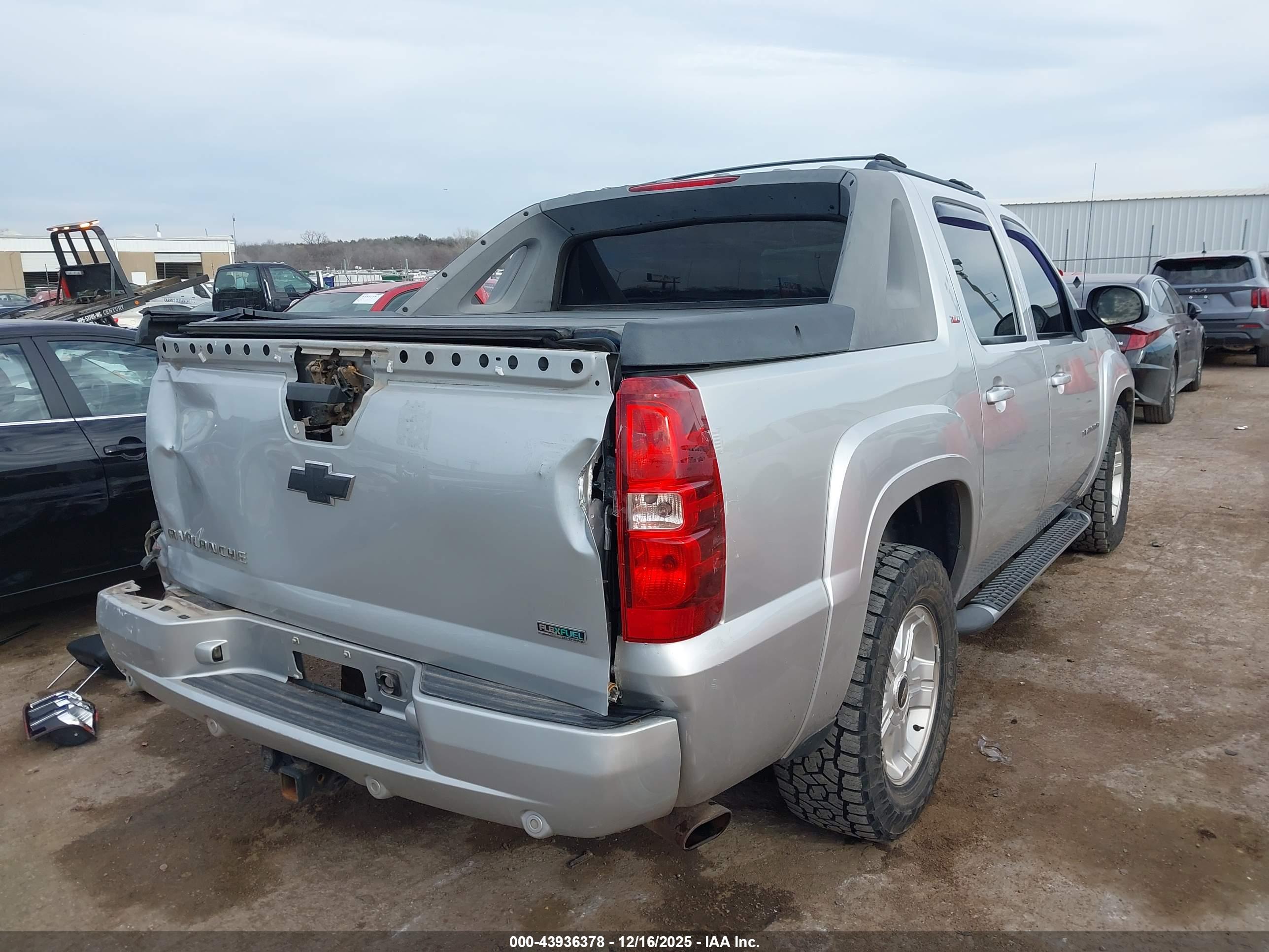 CHEVROLET AVALANCHE image 4