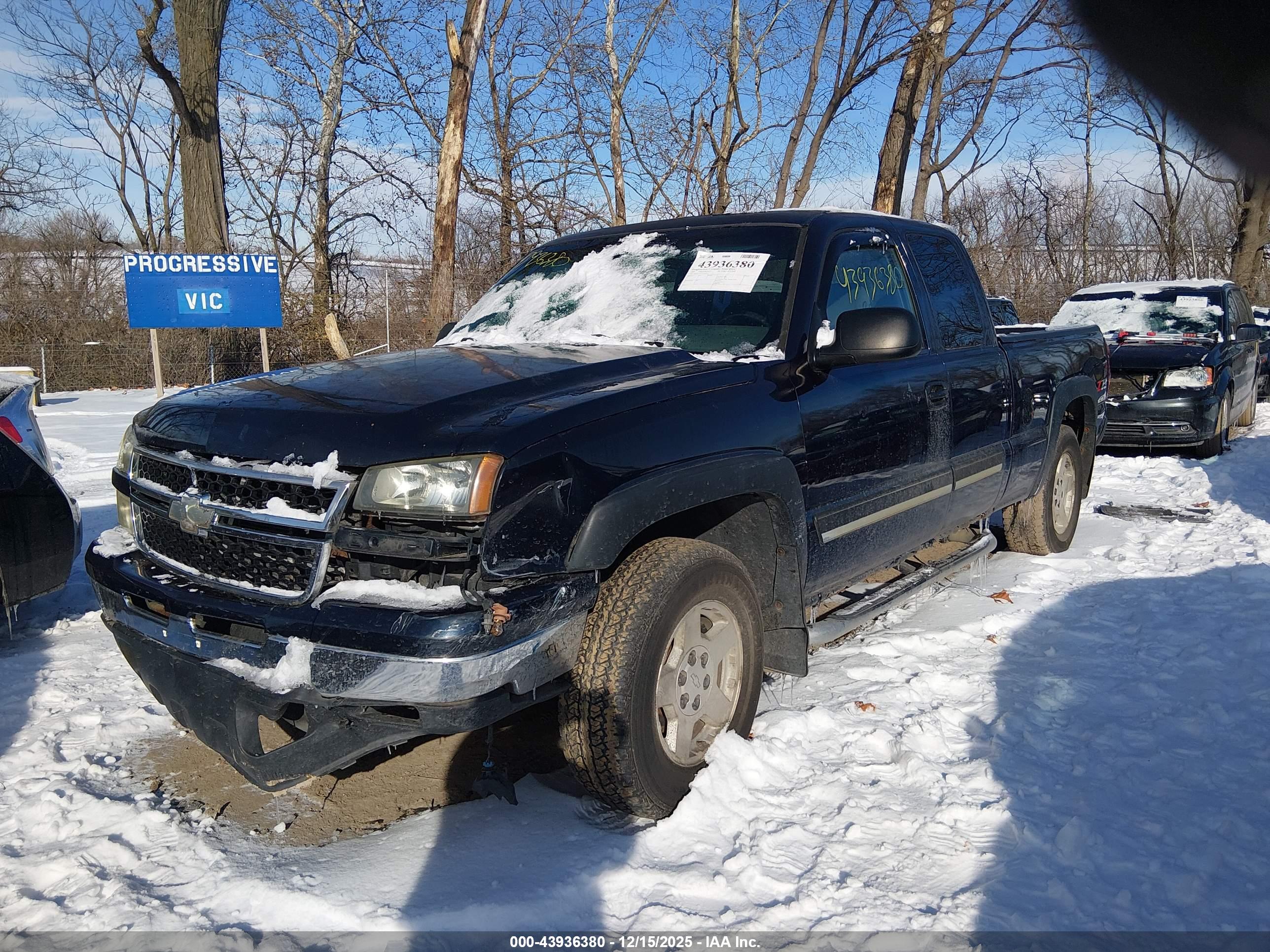 CHEVROLET SILVERADO image 2