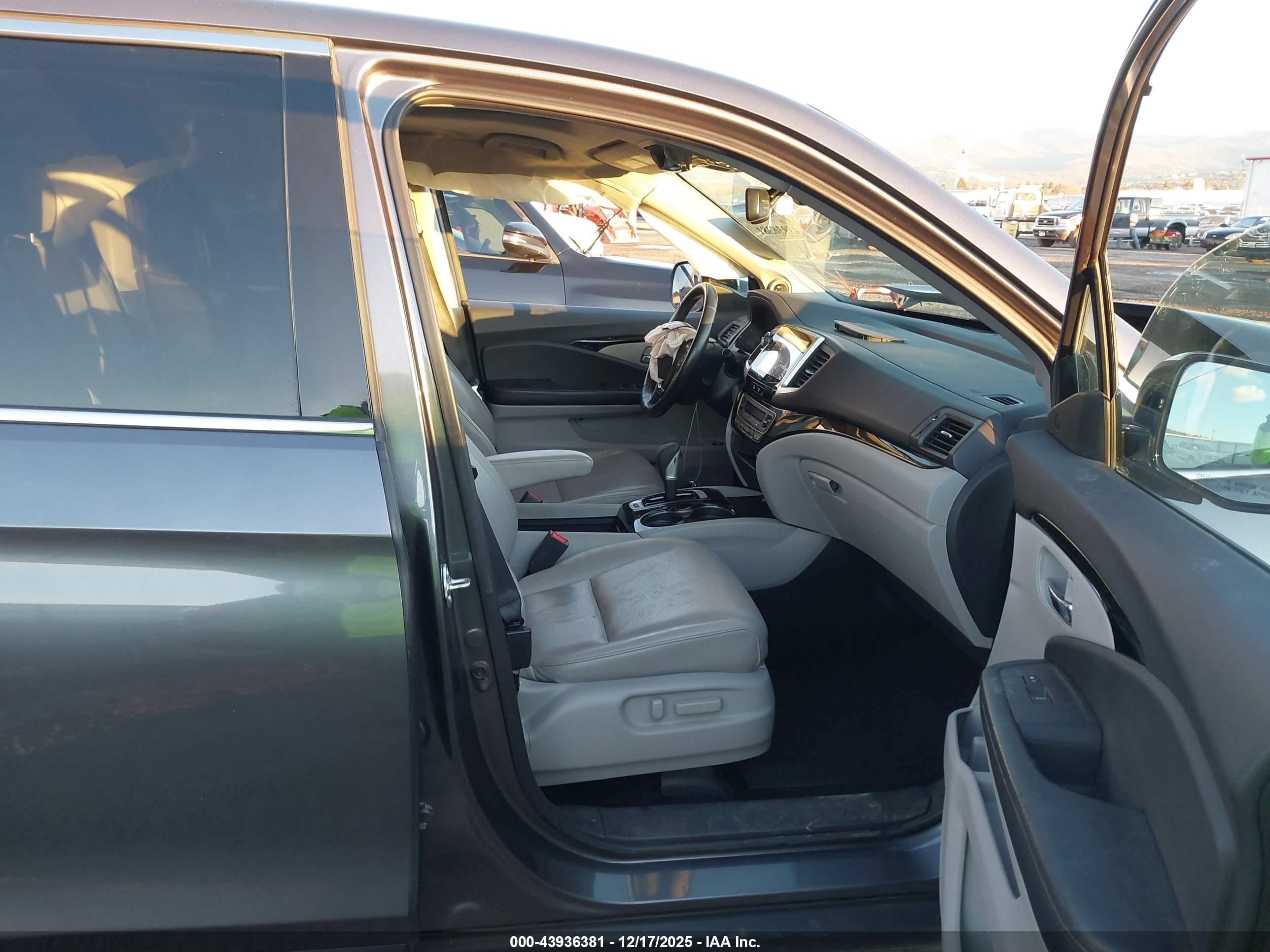 HONDA RIDGELINE image 5