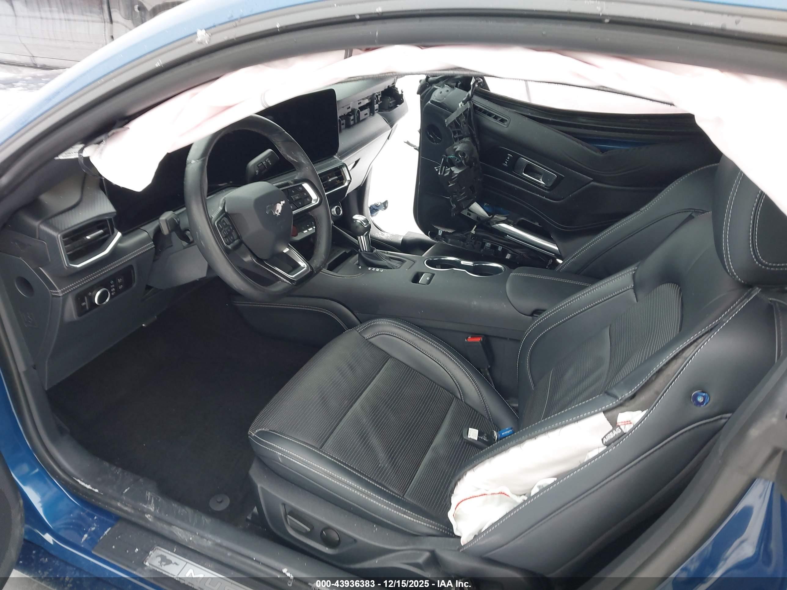 FORD MUSTANG image 5