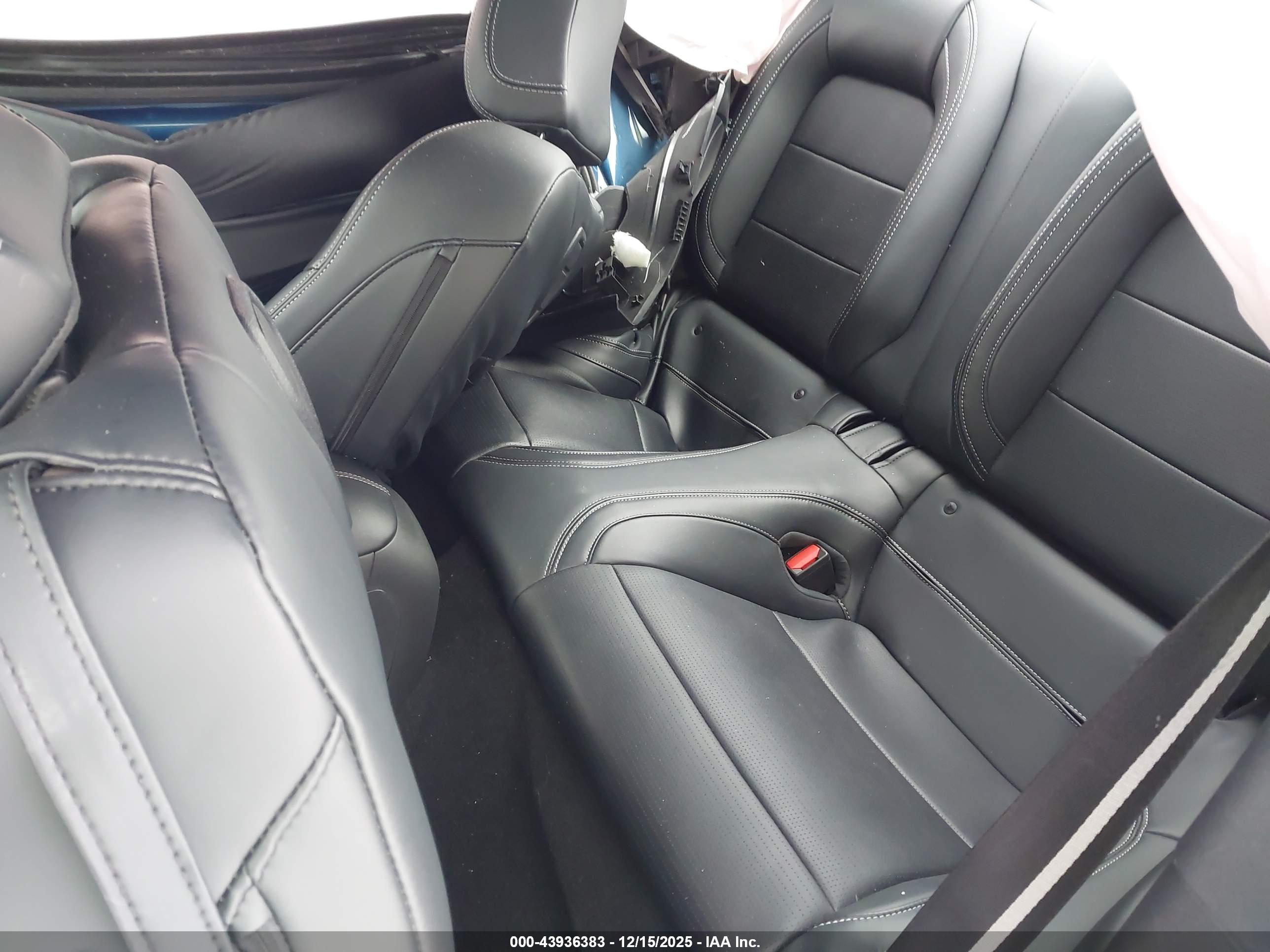 FORD MUSTANG image 8