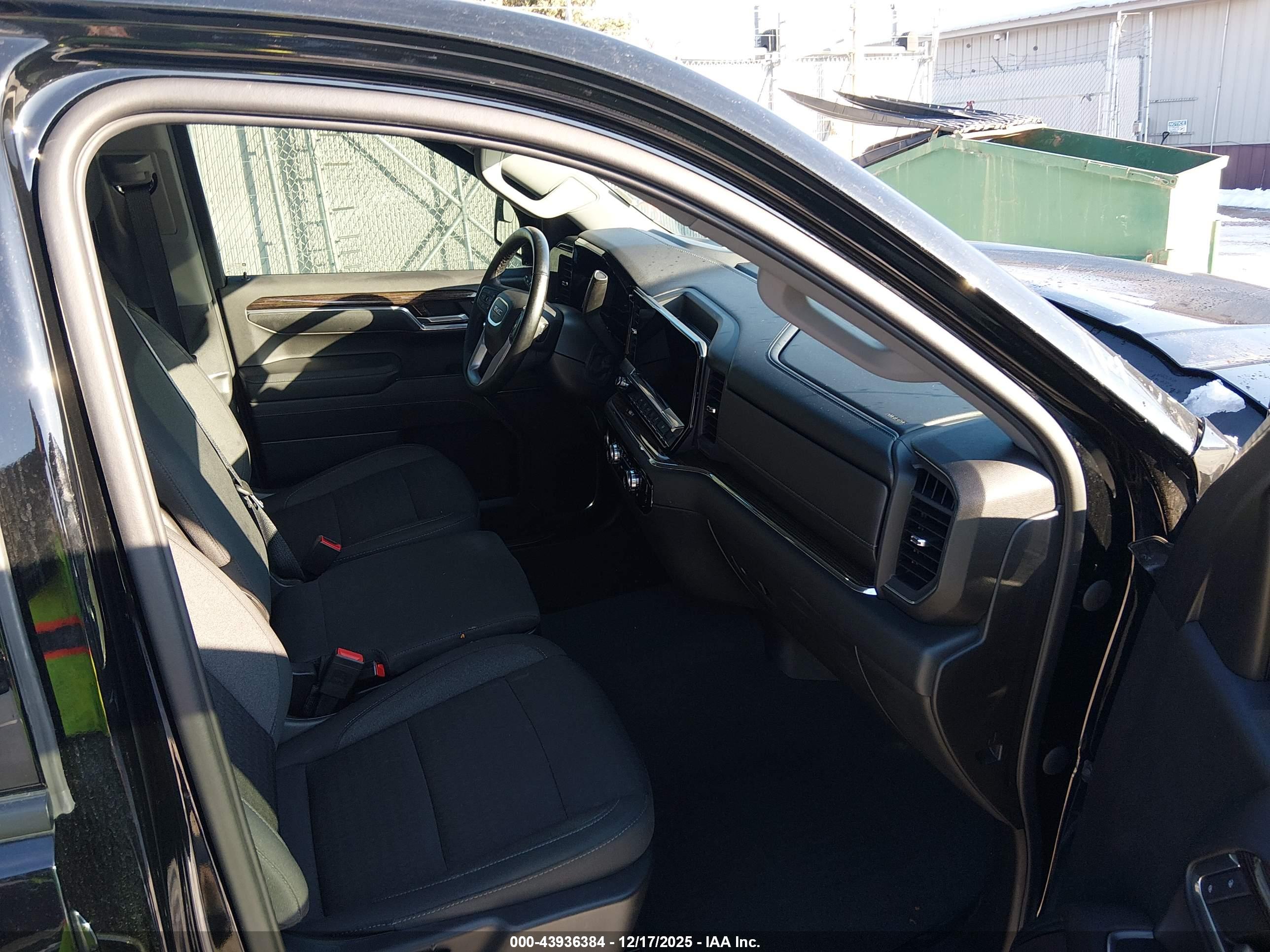 GMC SIERRA image 5