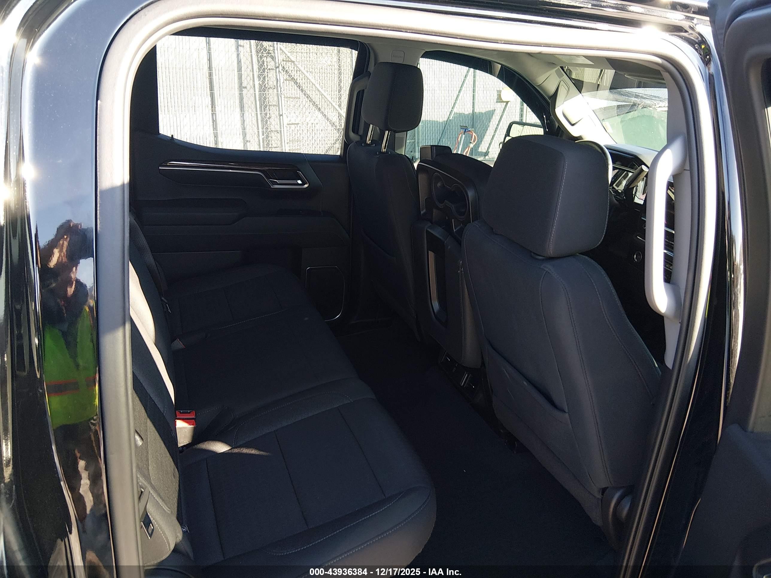 GMC SIERRA image 8