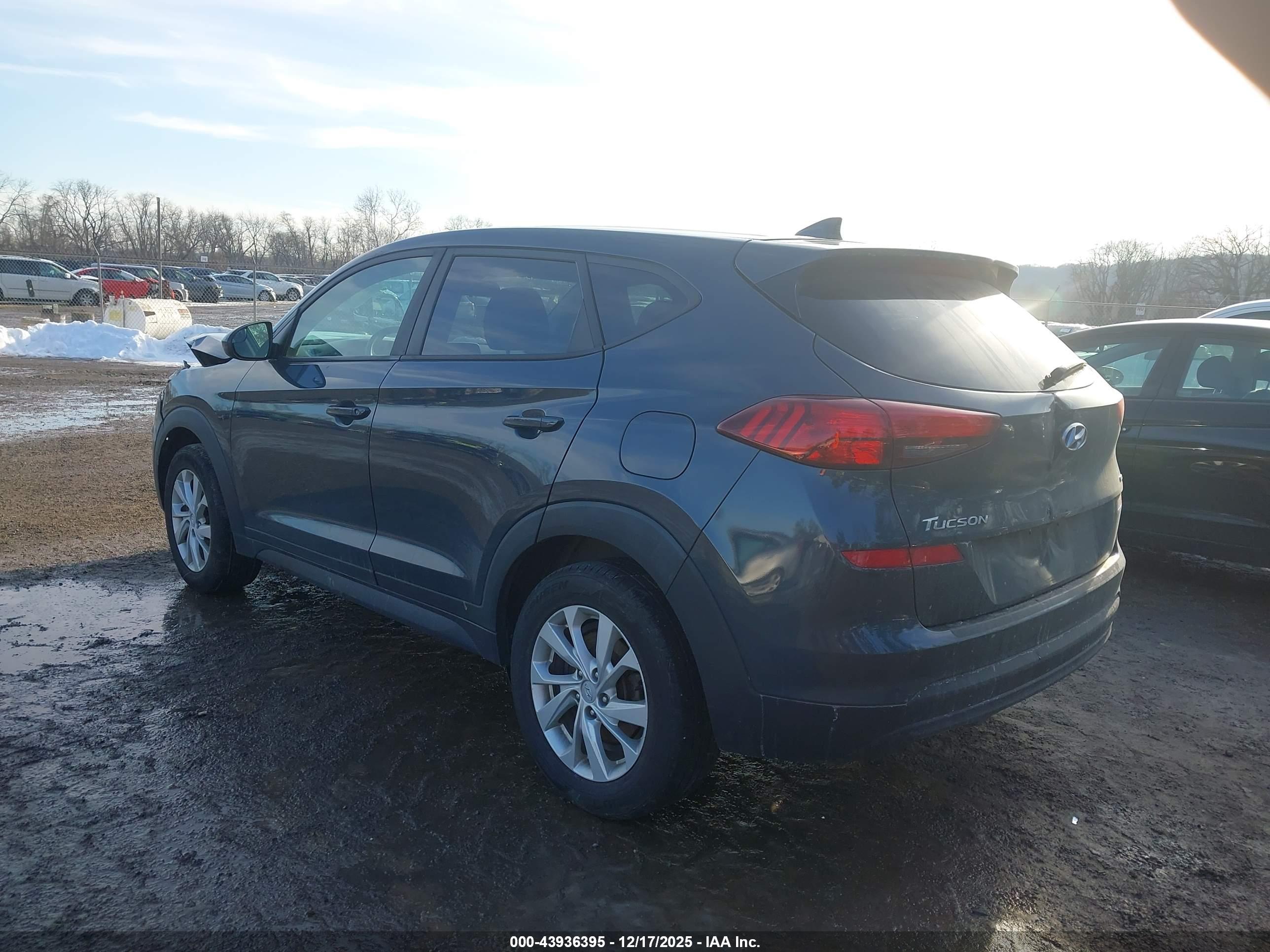 HYUNDAI TUCSON image 3