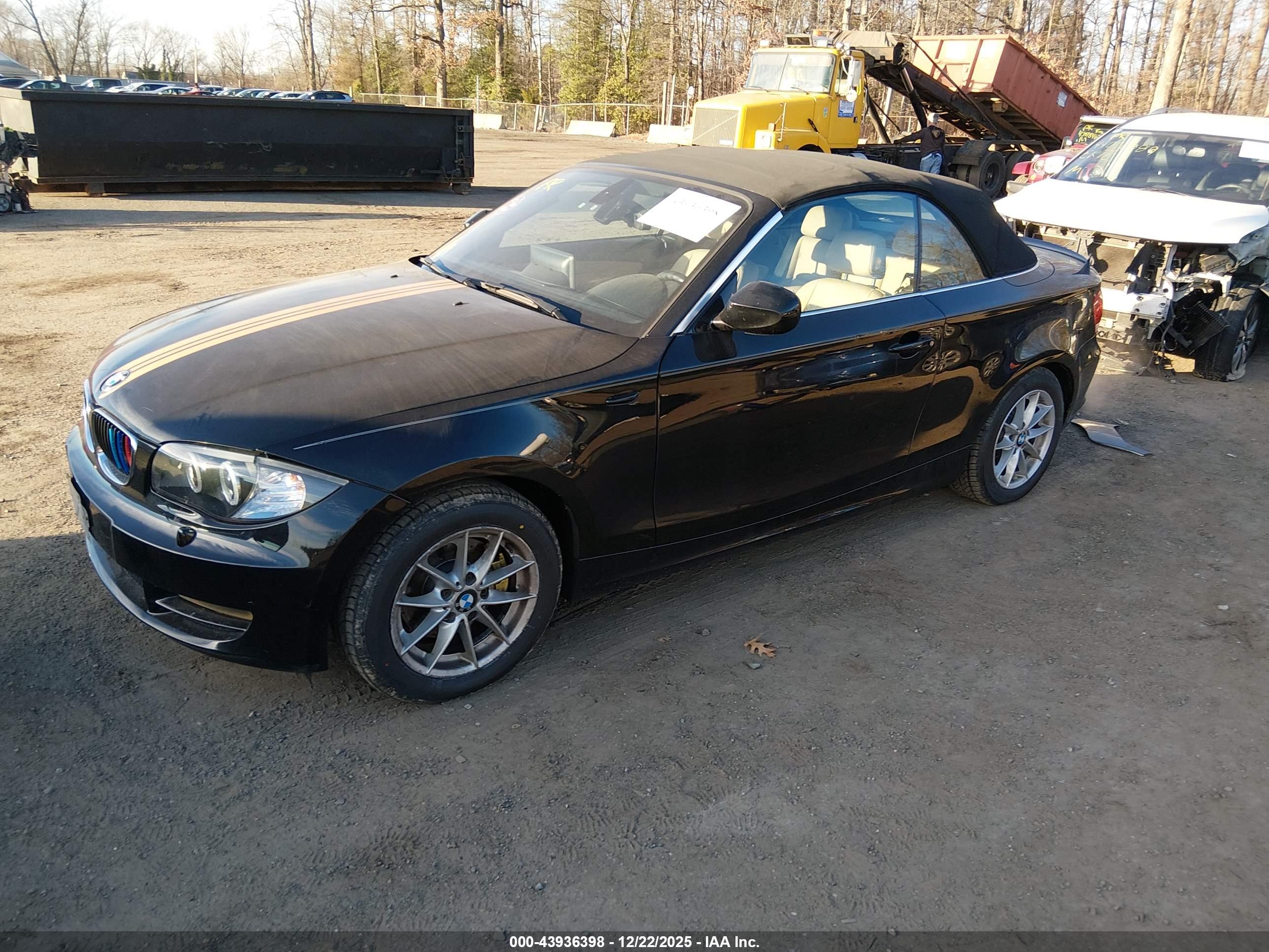 BMW 128I image 2