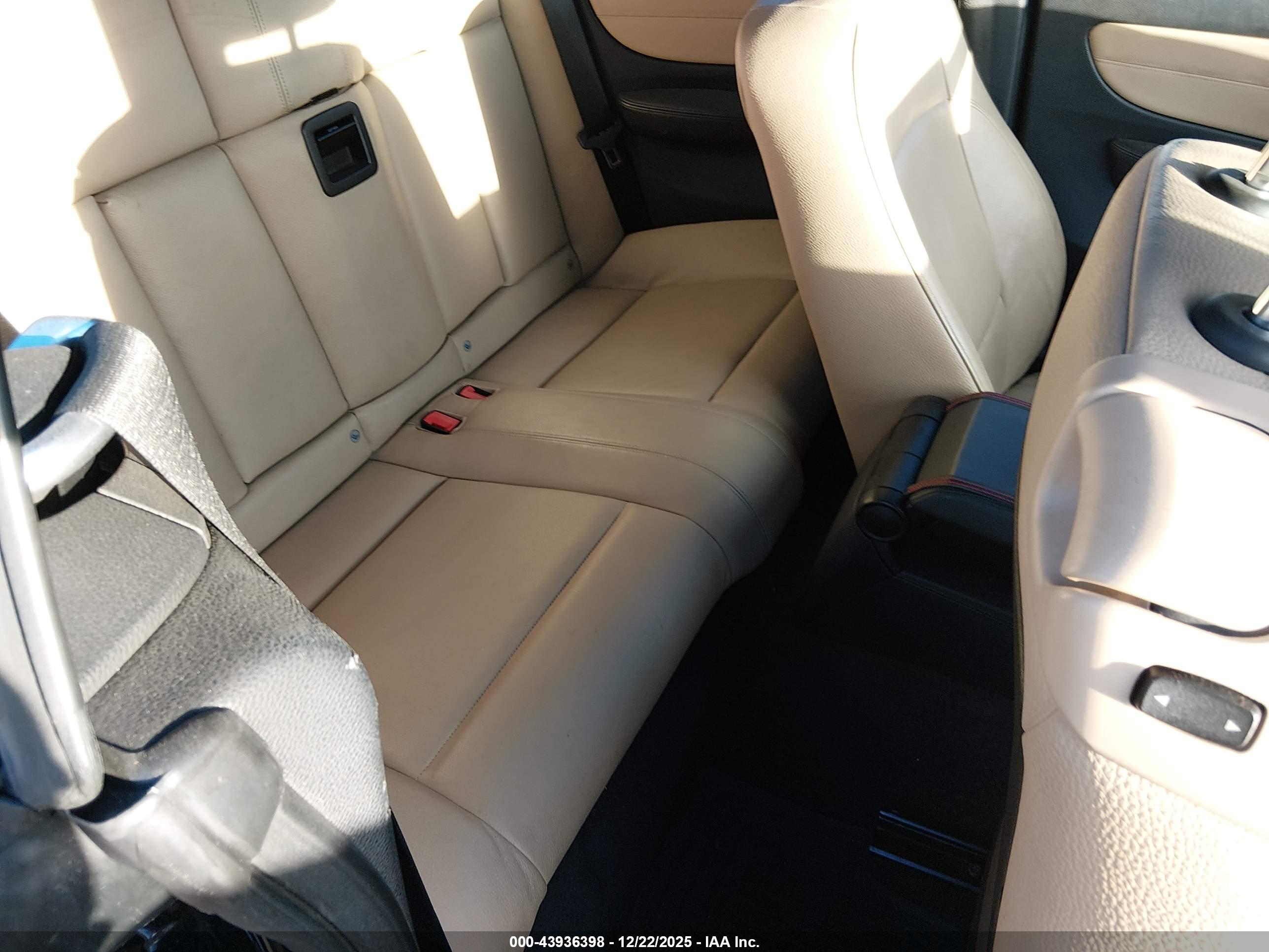 BMW 128I image 8