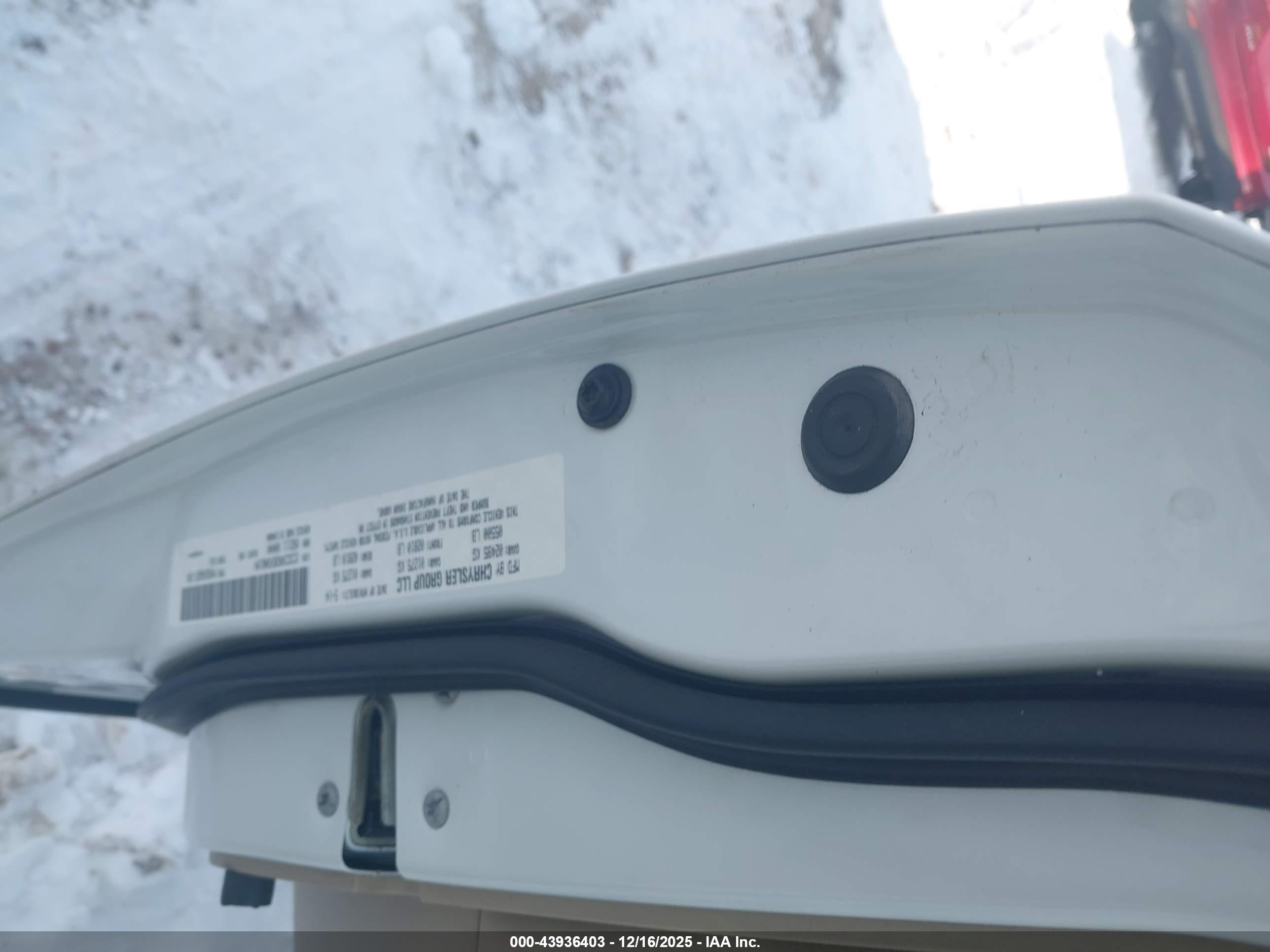 CHRYSLER 300 image 9