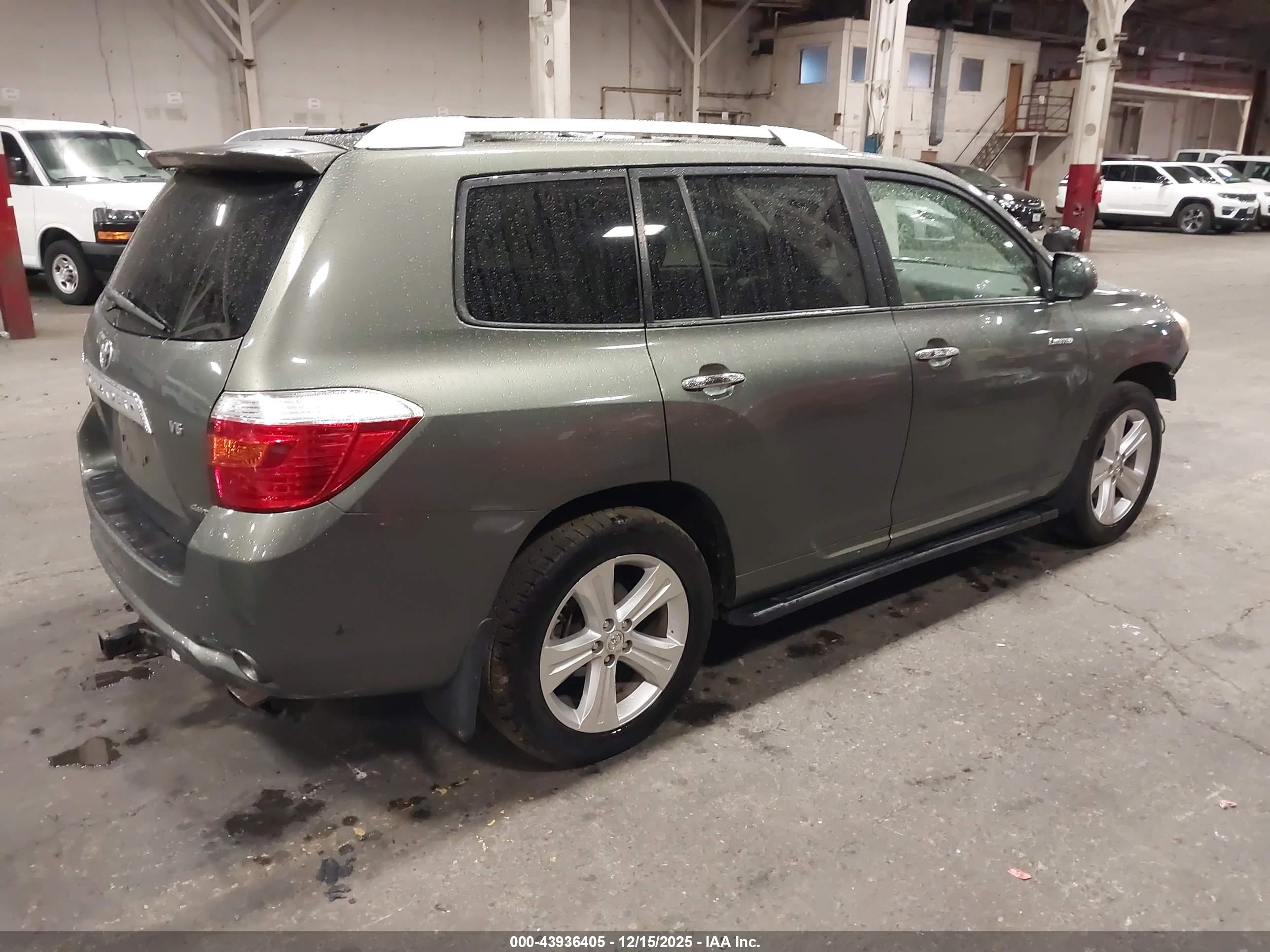 TOYOTA HIGHLANDER image 4