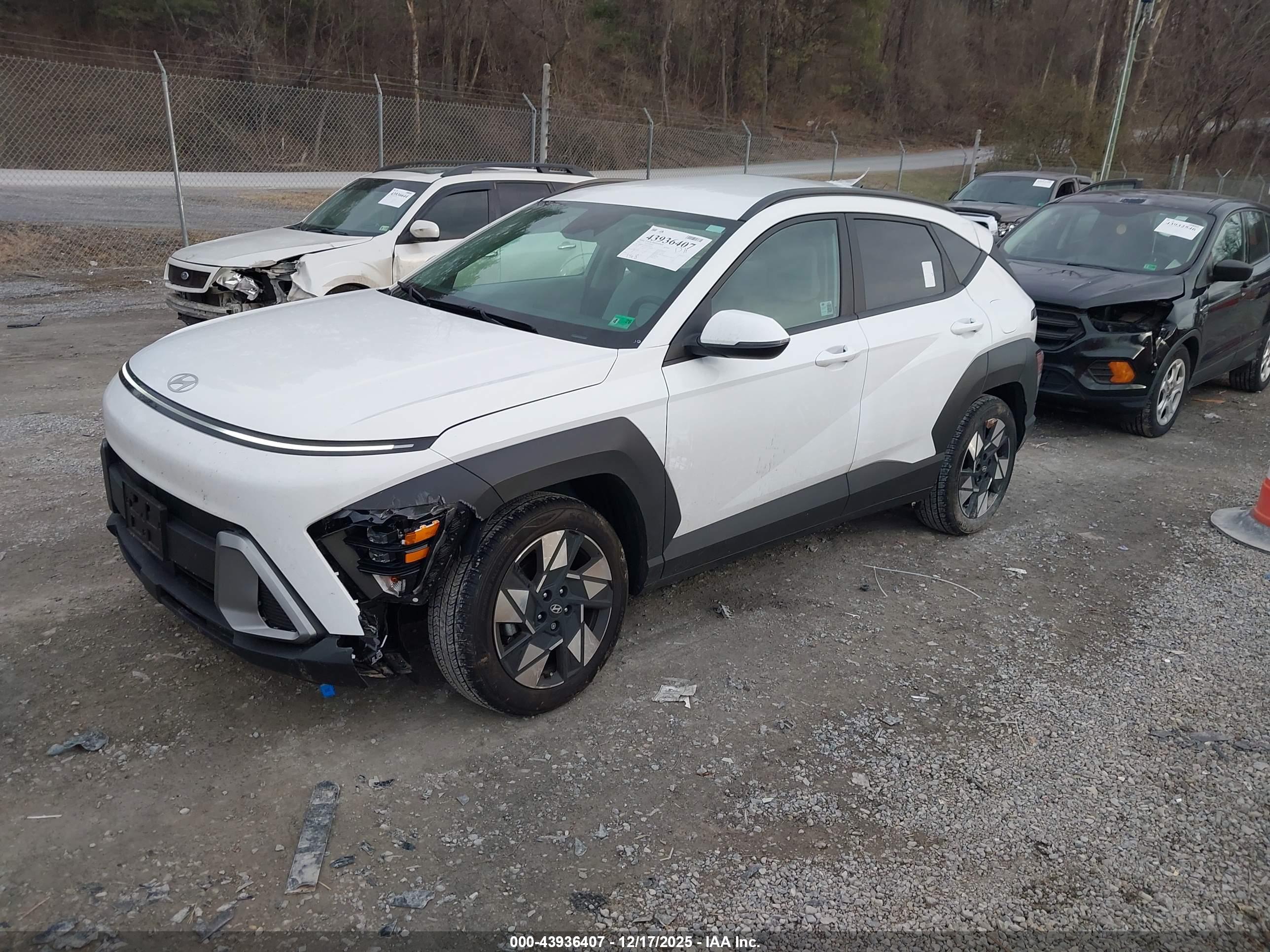 HYUNDAI KONA image 2