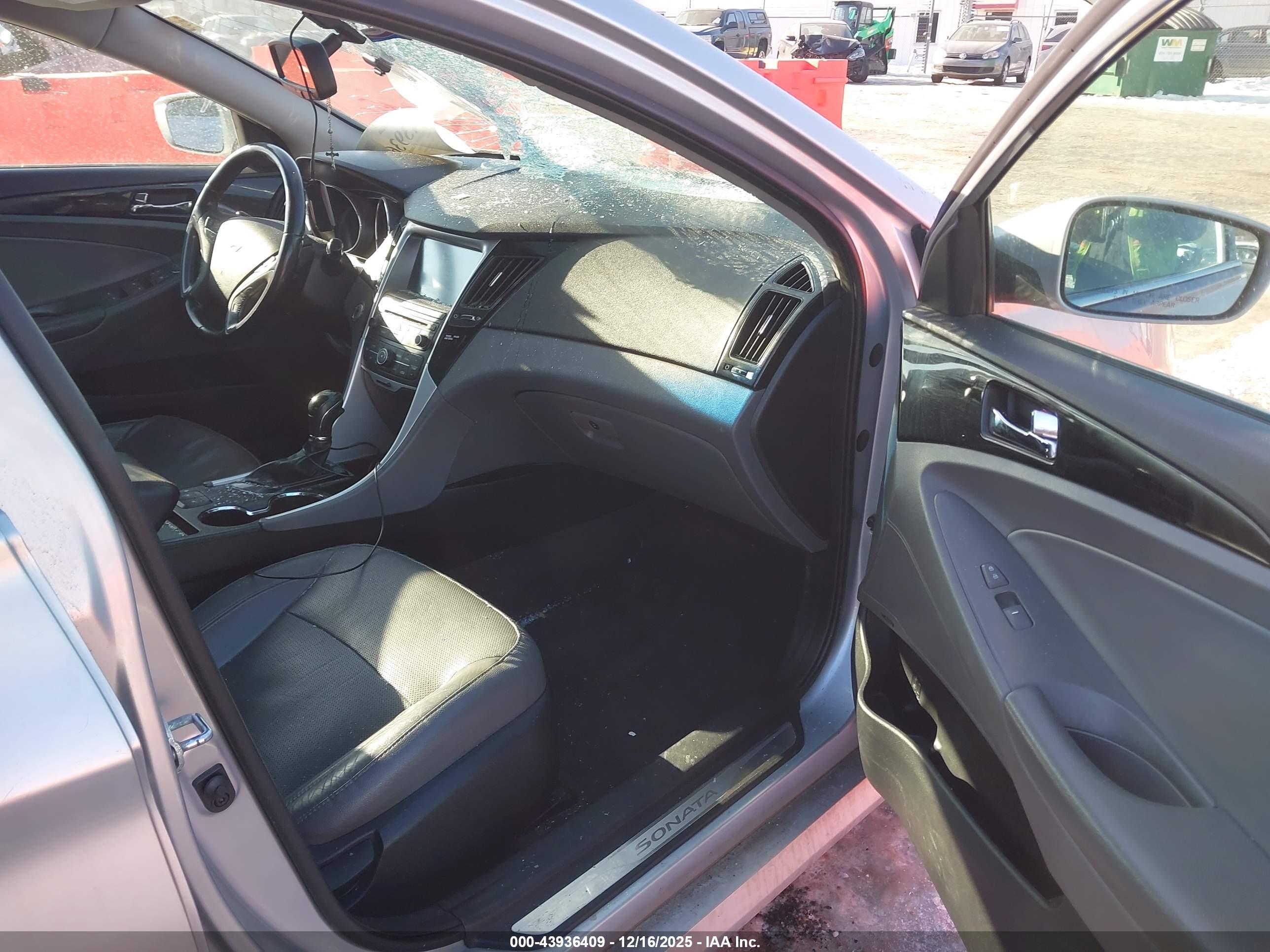 HYUNDAI SONATA image 5