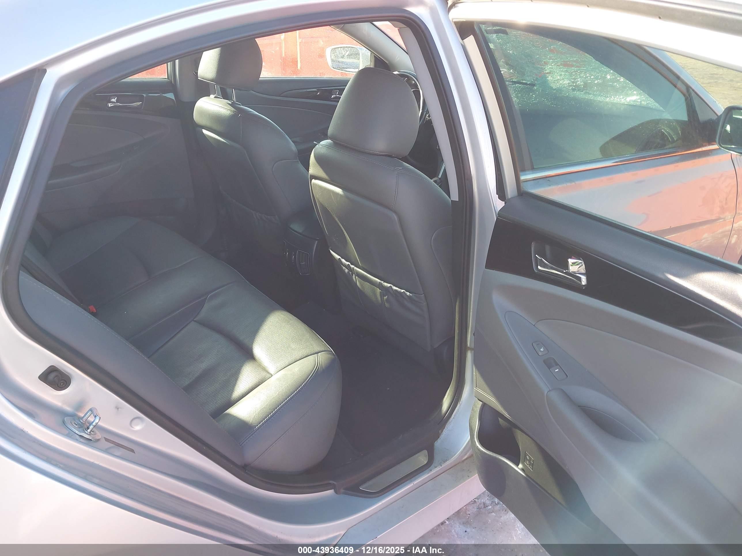 HYUNDAI SONATA image 8