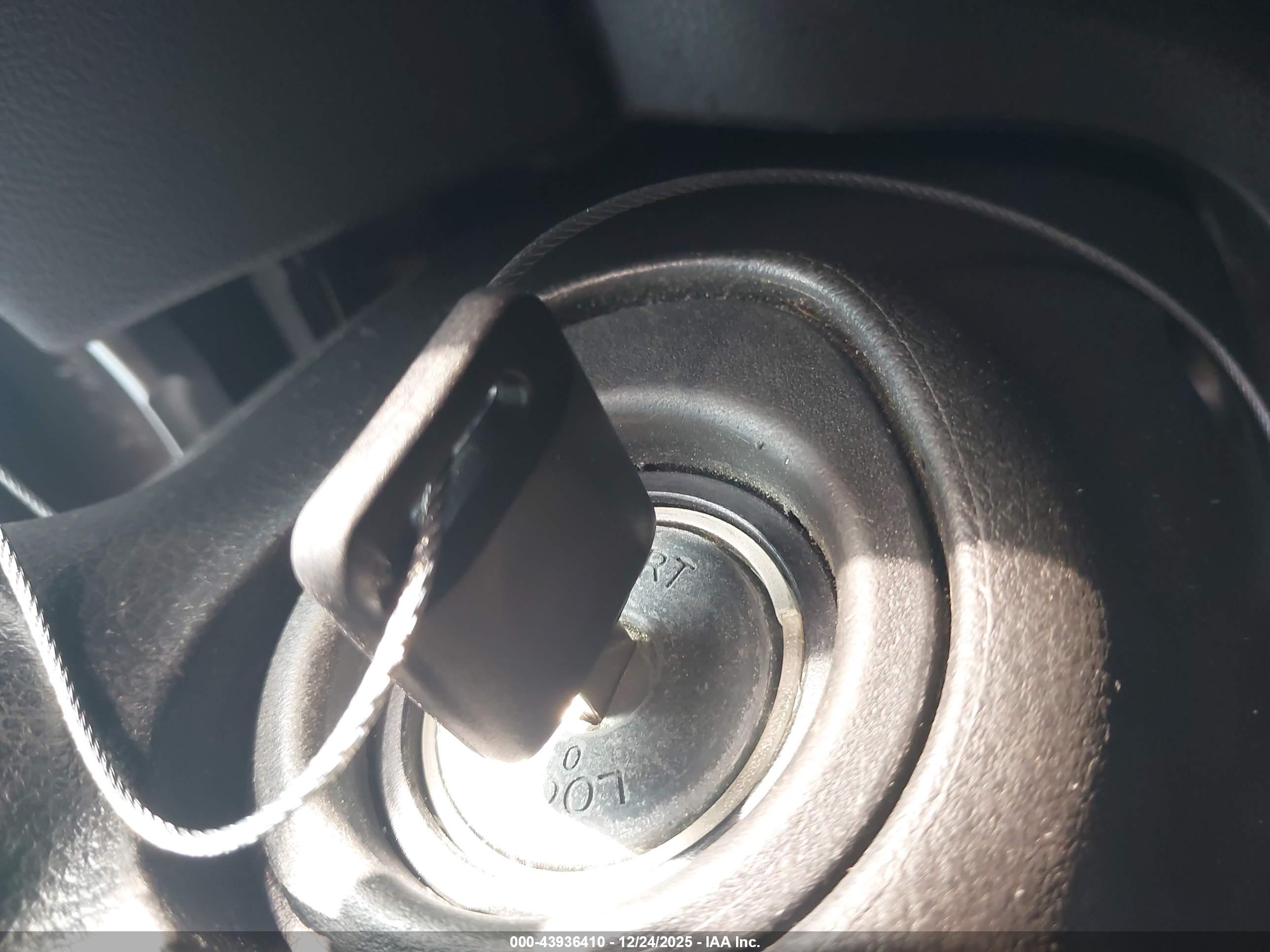 NISSAN ROGUE image 11