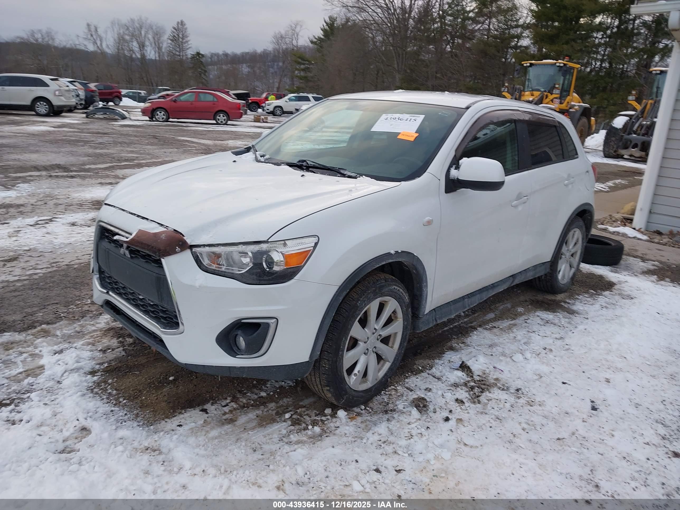 MITSUBISHI OUTLANDER image 2