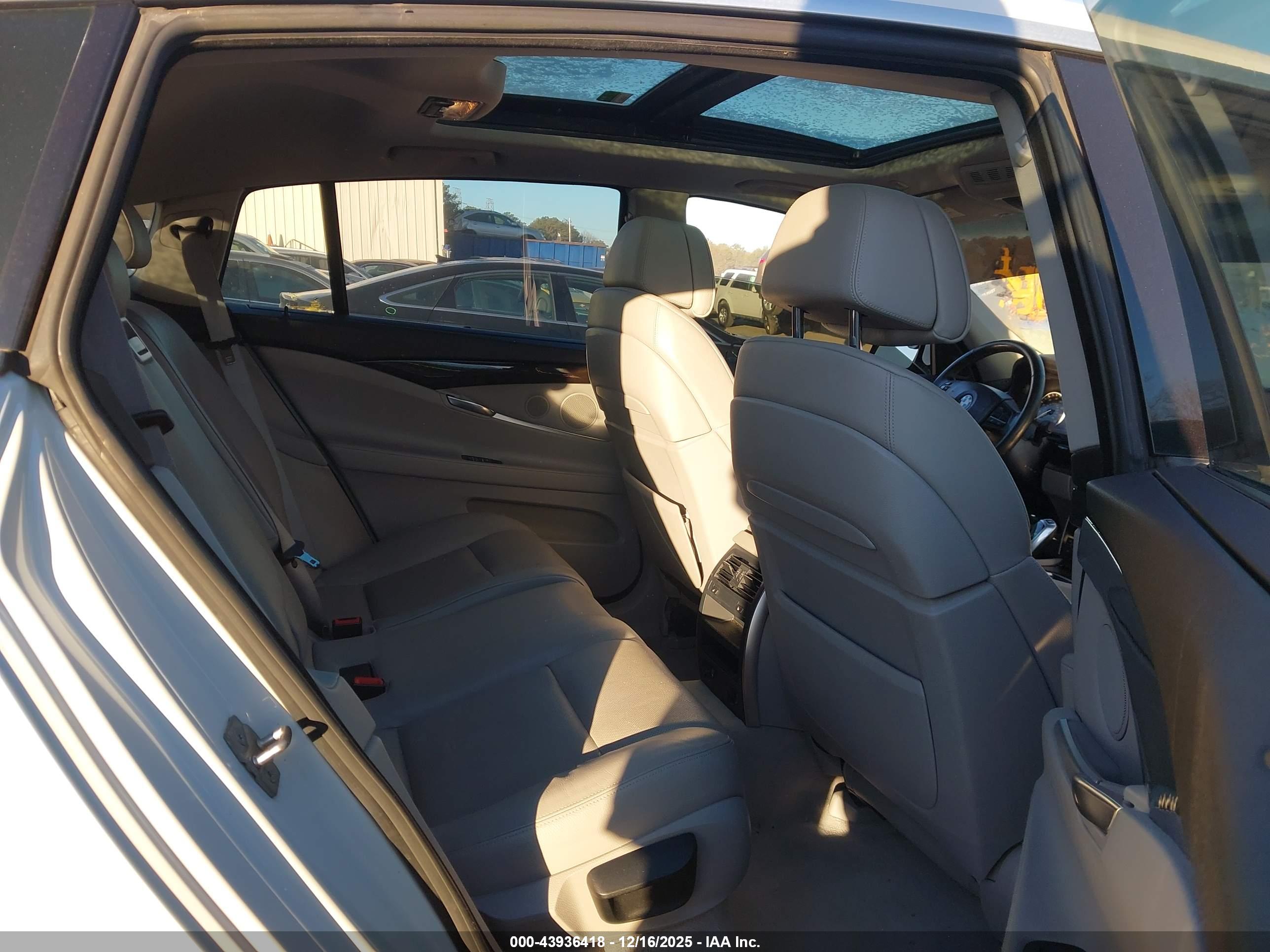 BMW 535I image 8