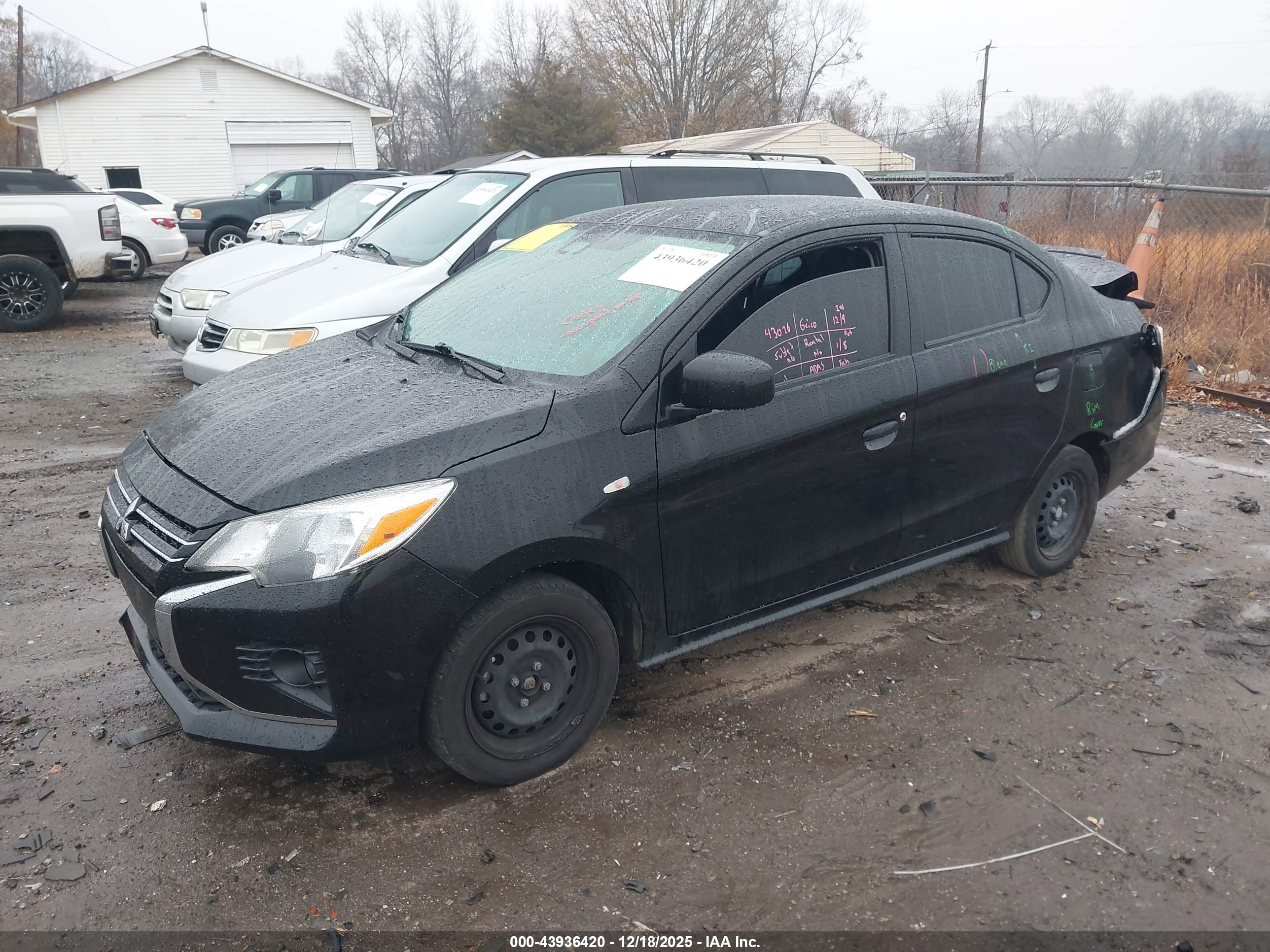 MITSUBISHI MIRAGE image 2