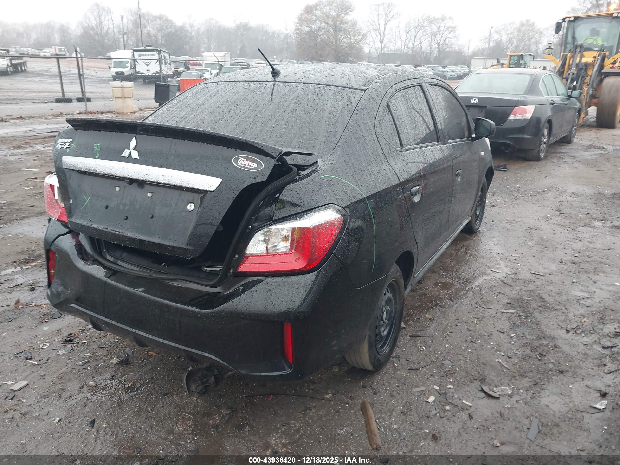 MITSUBISHI MIRAGE image 4