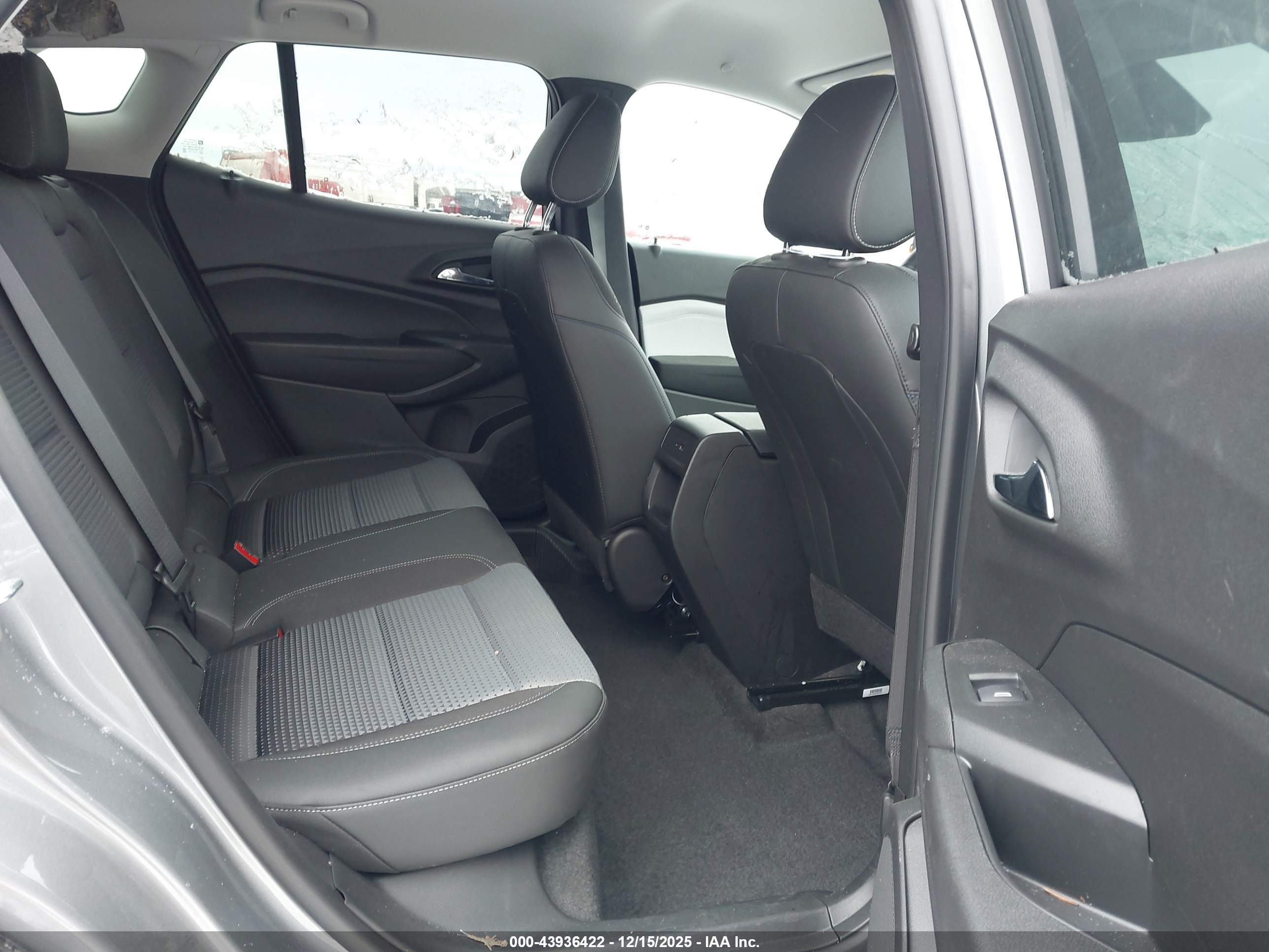 CHEVROLET TRAX image 8