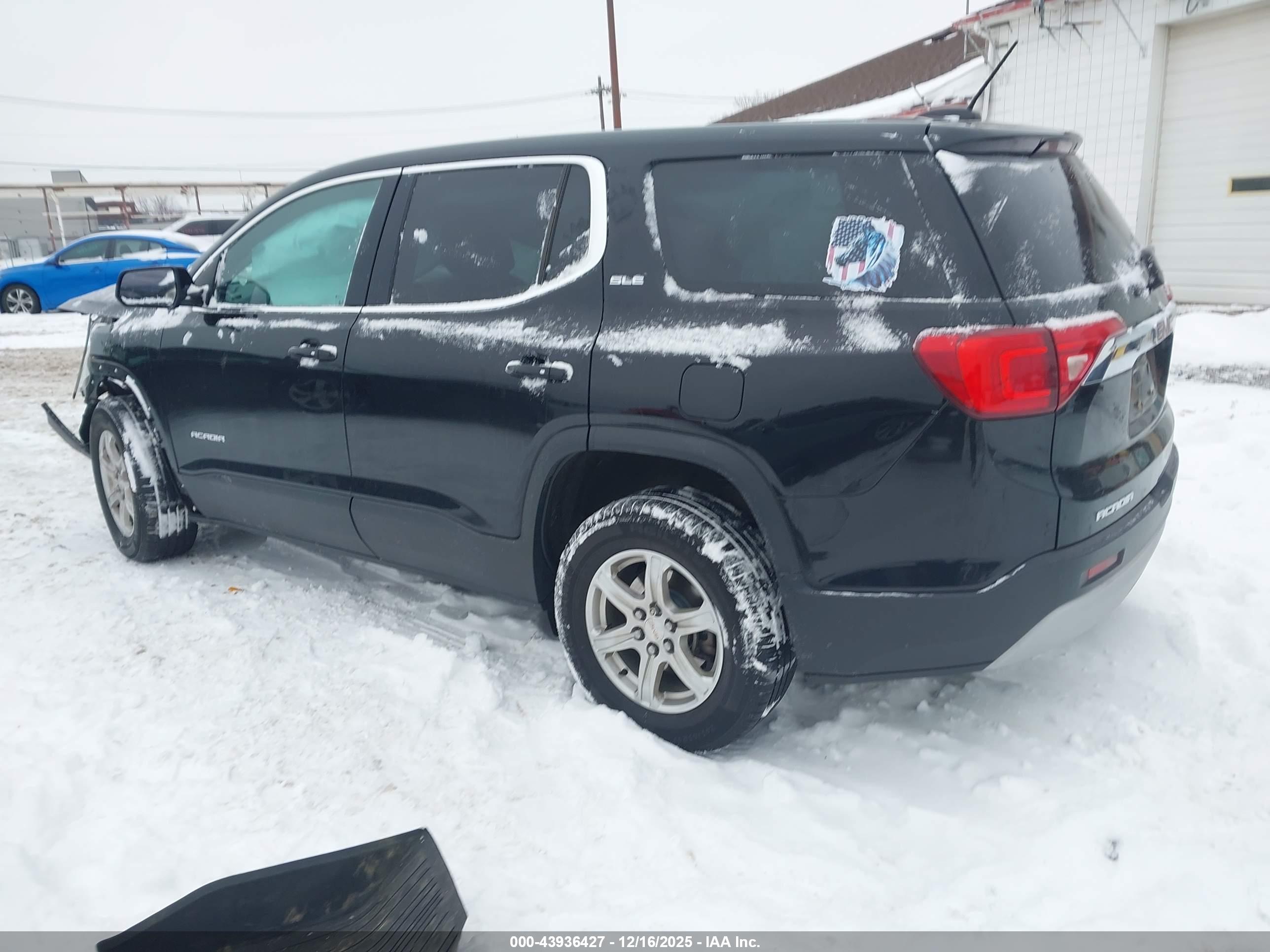 GMC ACADIA image 3
