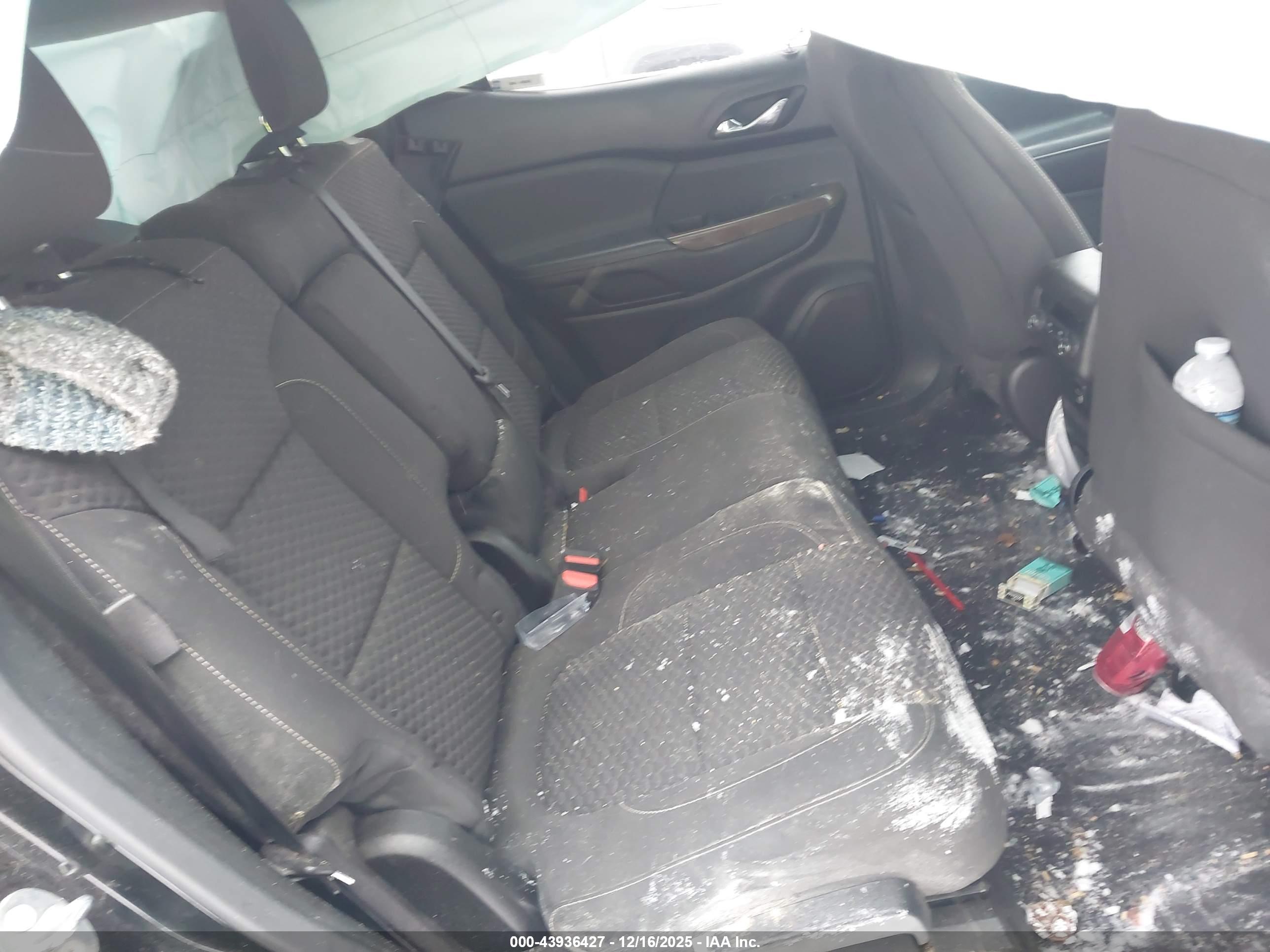GMC ACADIA image 8