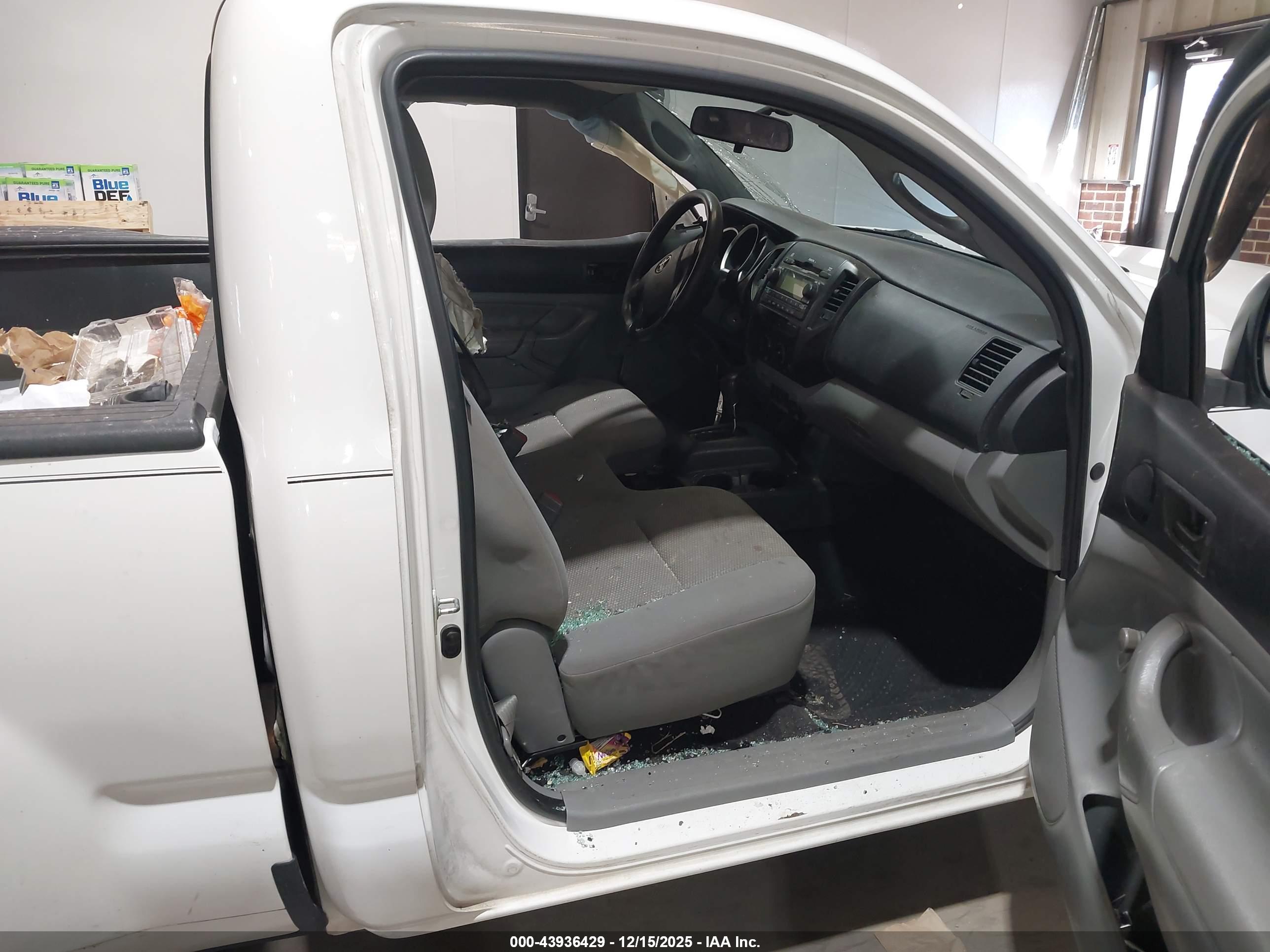 TOYOTA TACOMA image 5