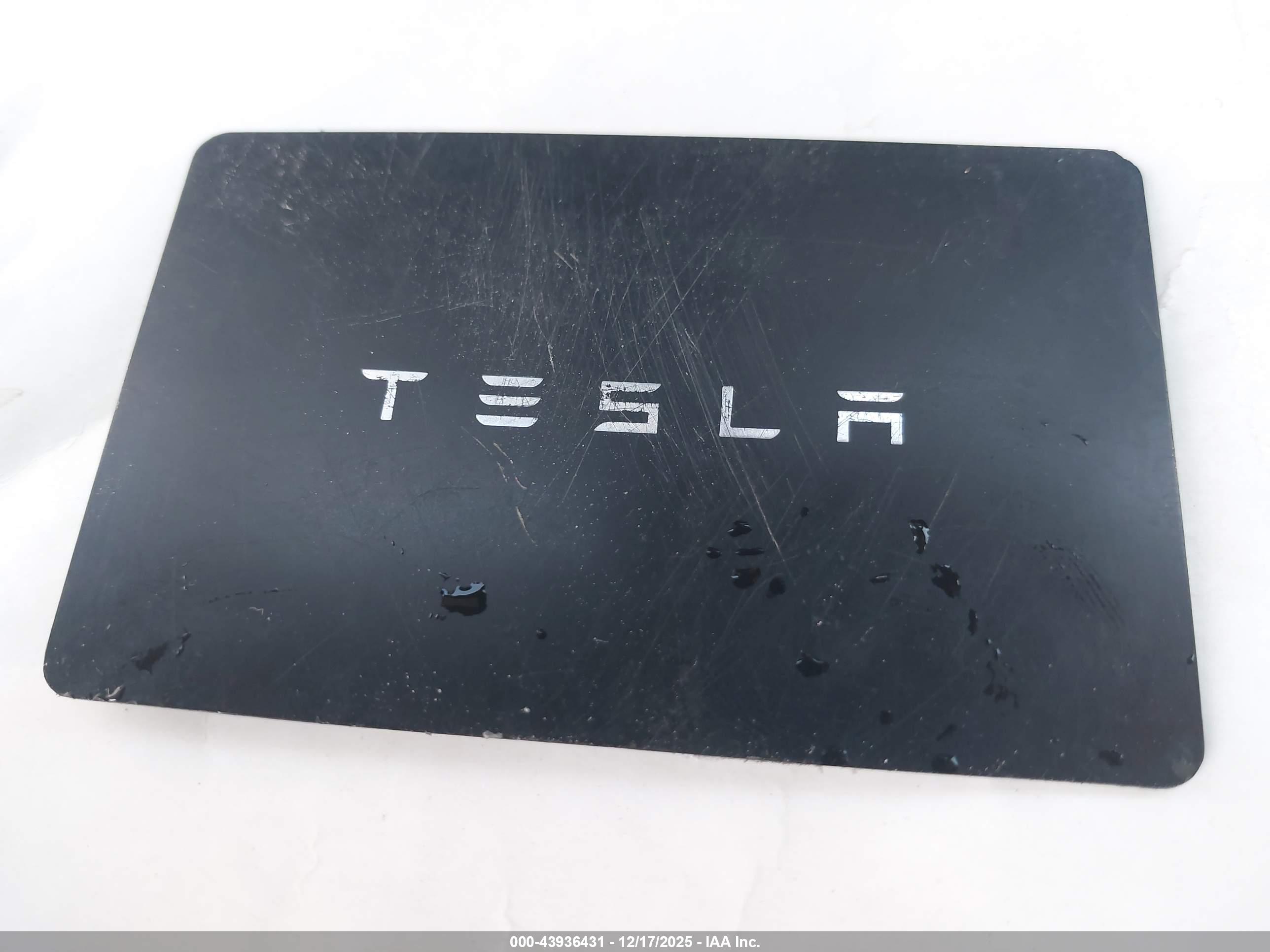 TESLA MODEL image 11