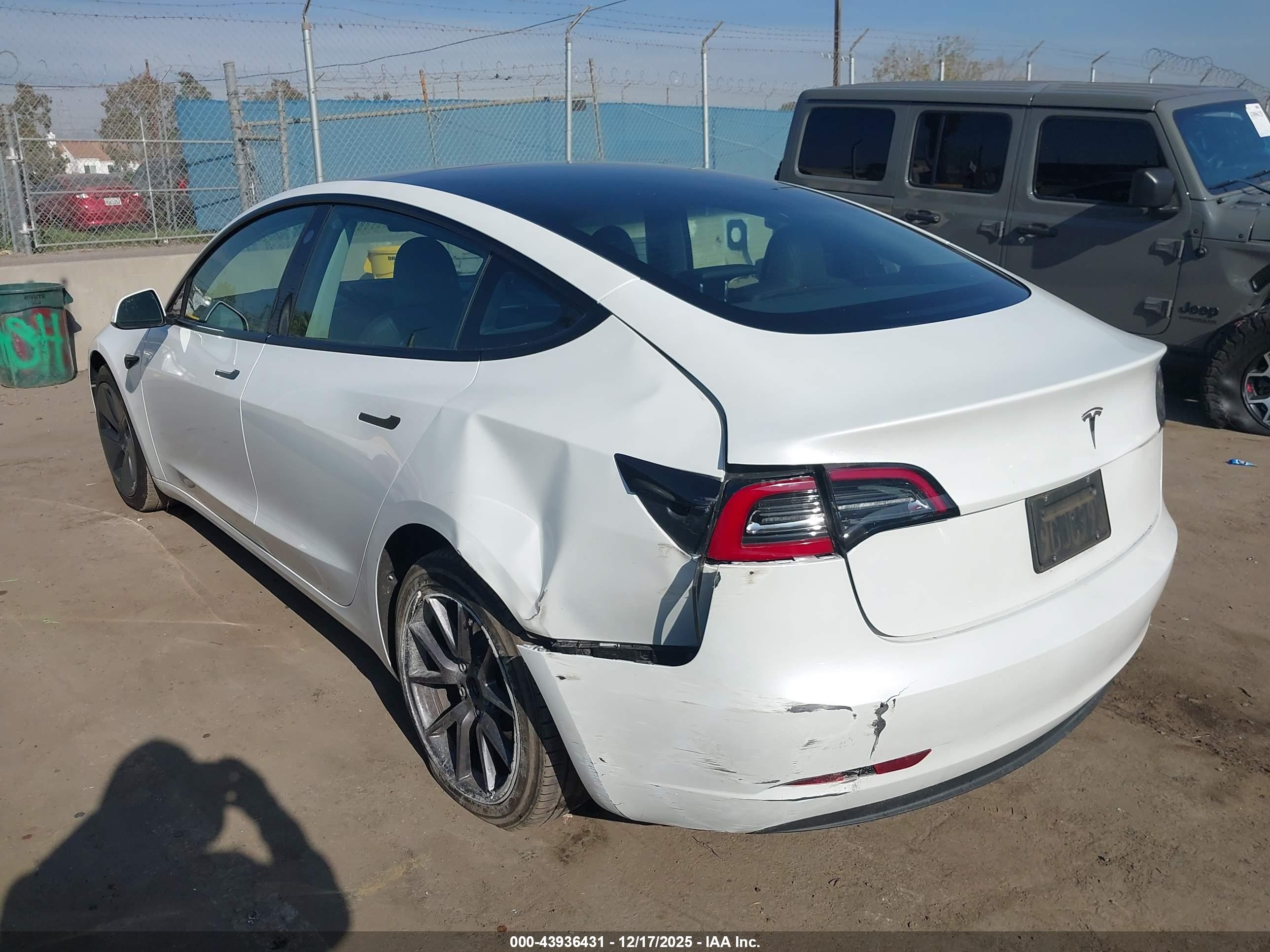 TESLA MODEL image 3