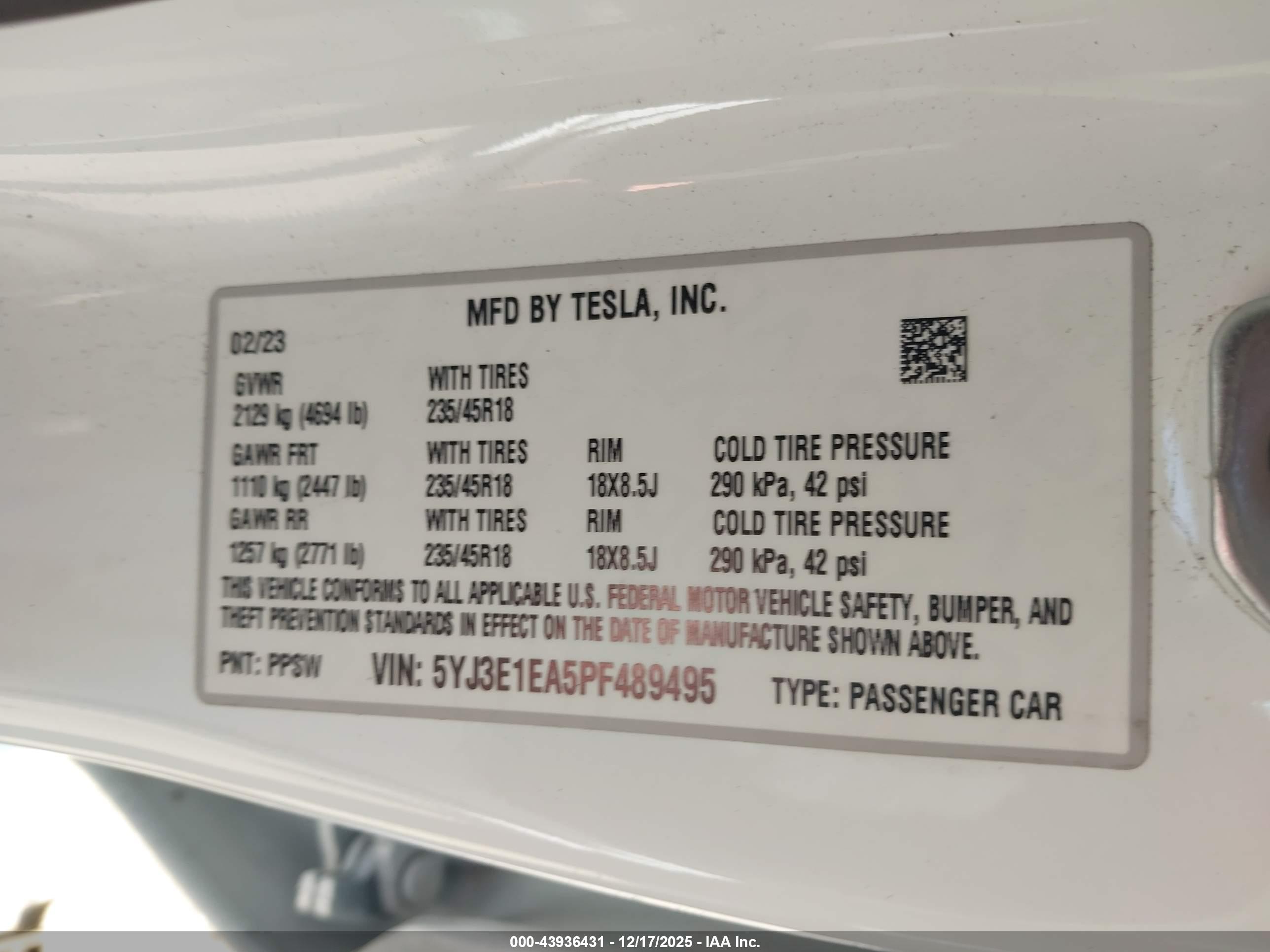 TESLA MODEL image 9