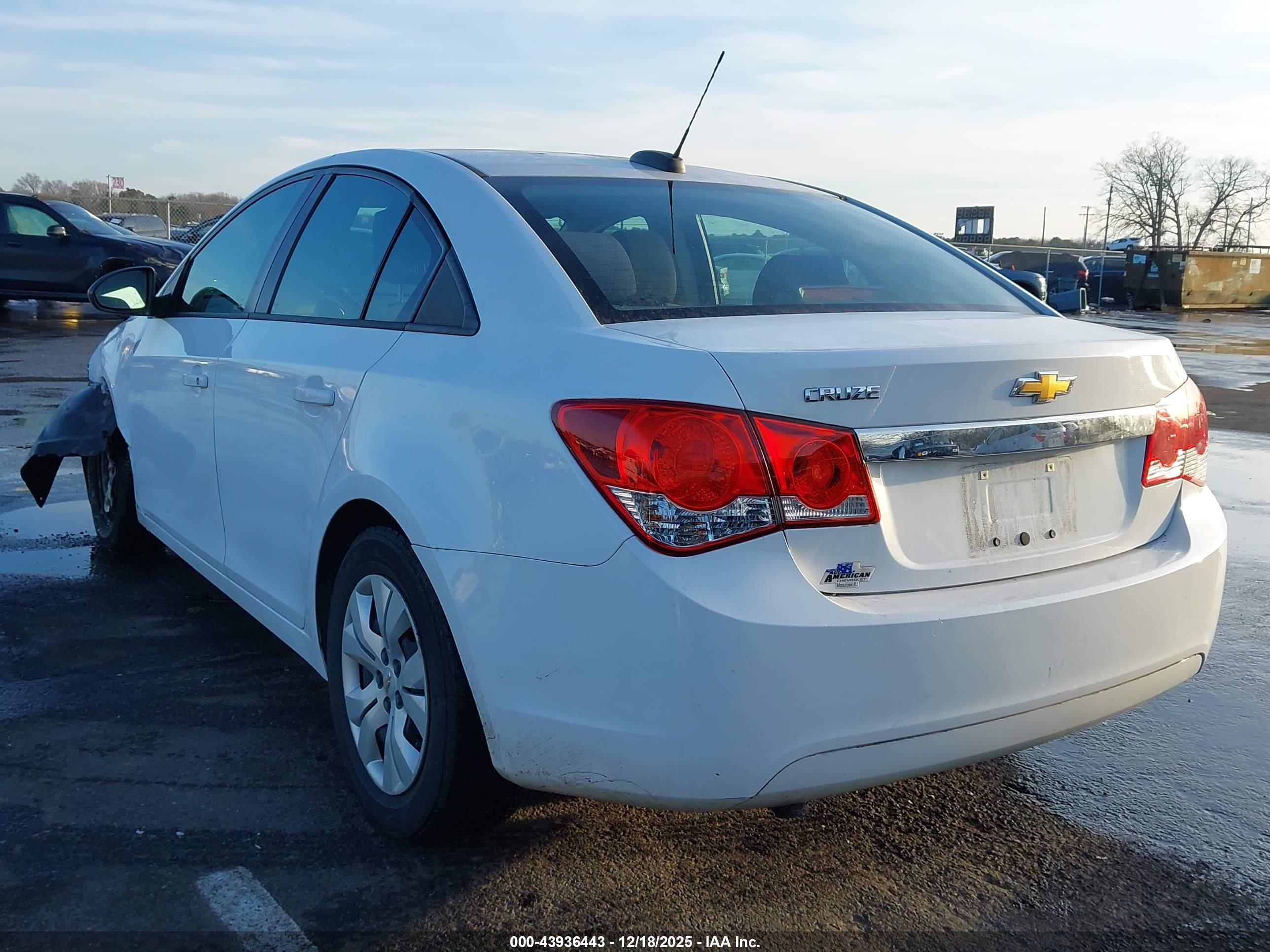 CHEVROLET CRUZE image 3
