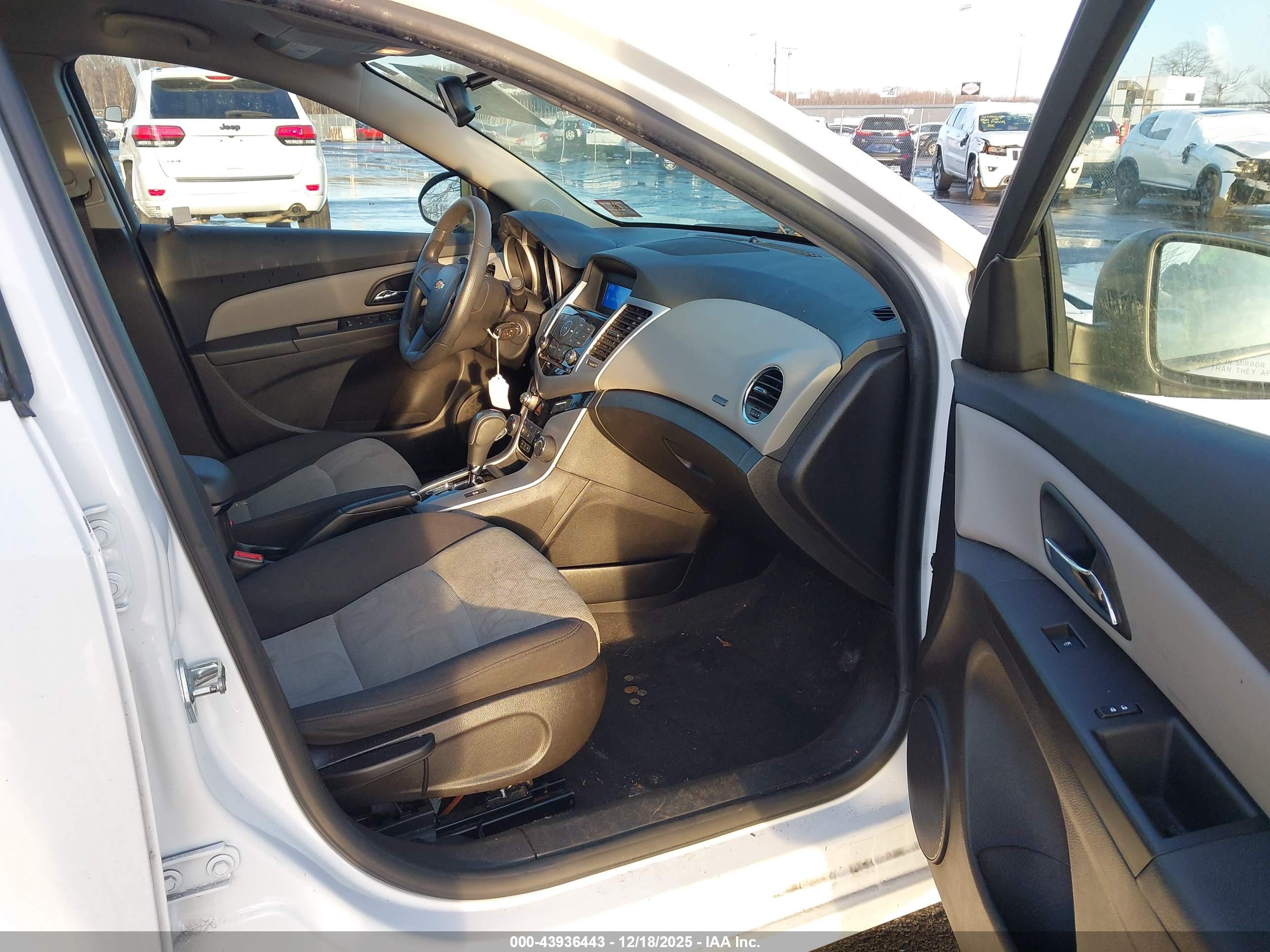 CHEVROLET CRUZE image 5