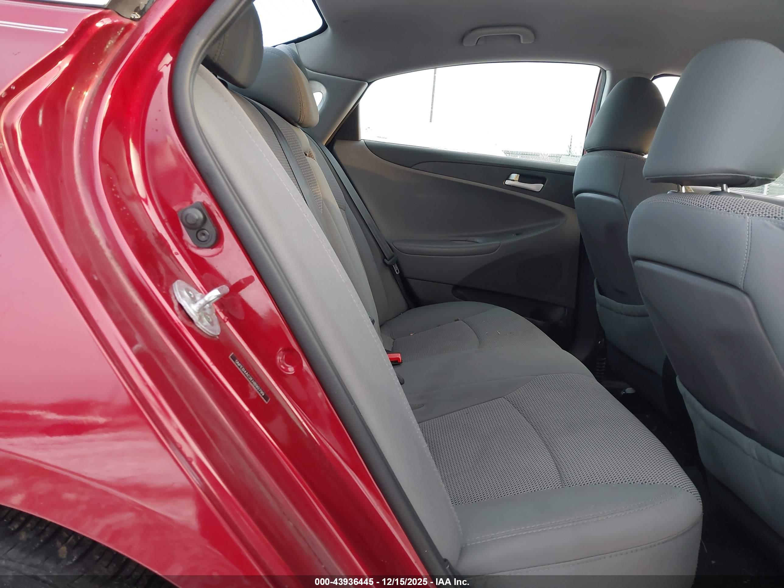 HYUNDAI SONATA image 8