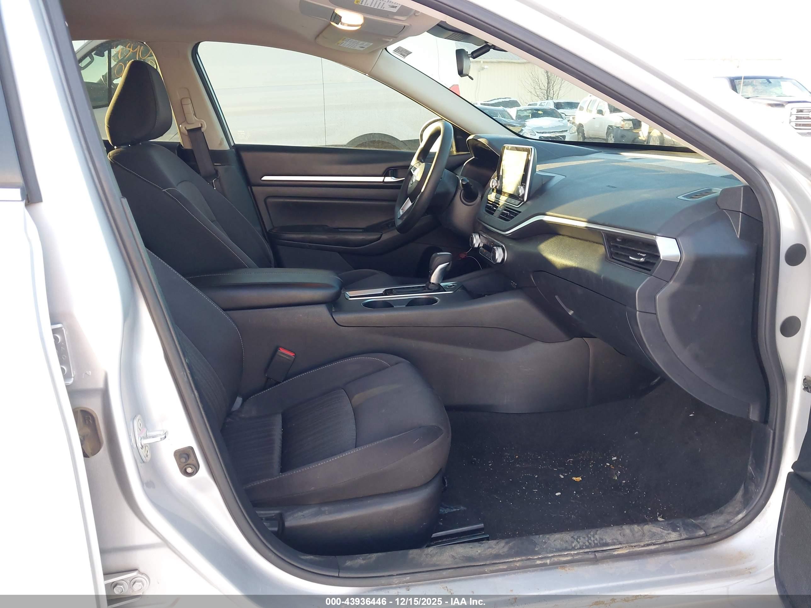 NISSAN ALTIMA image 5