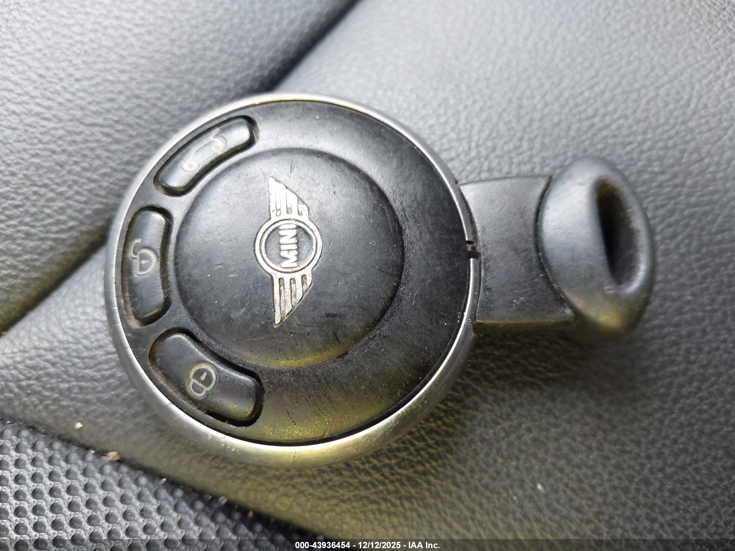 MINI COOPER image 11